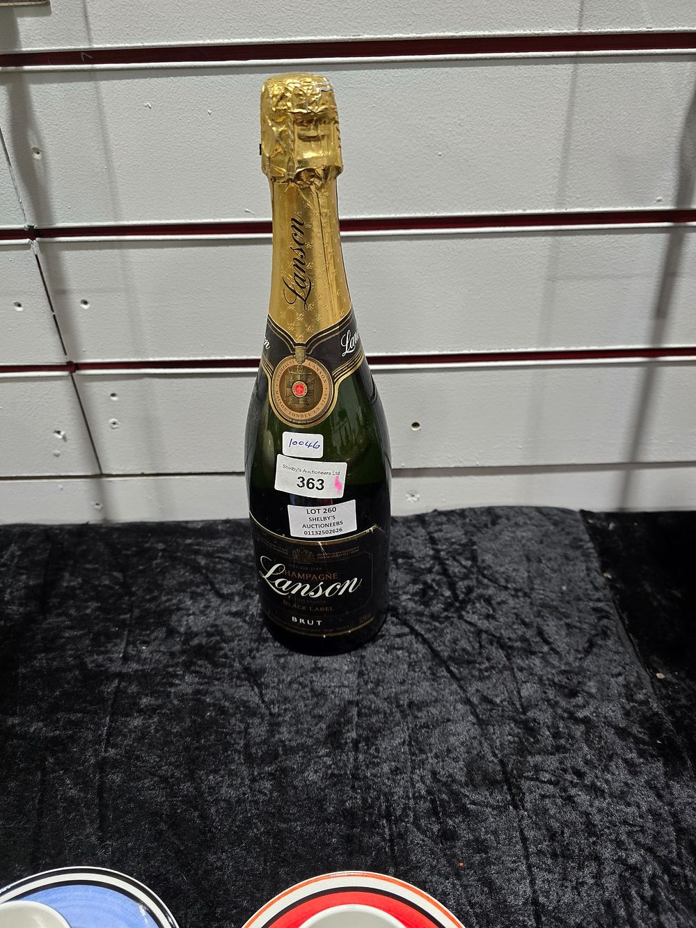Lot 260: 1 X BOTTLE OF LAMSON BLACK LABEL BRUT