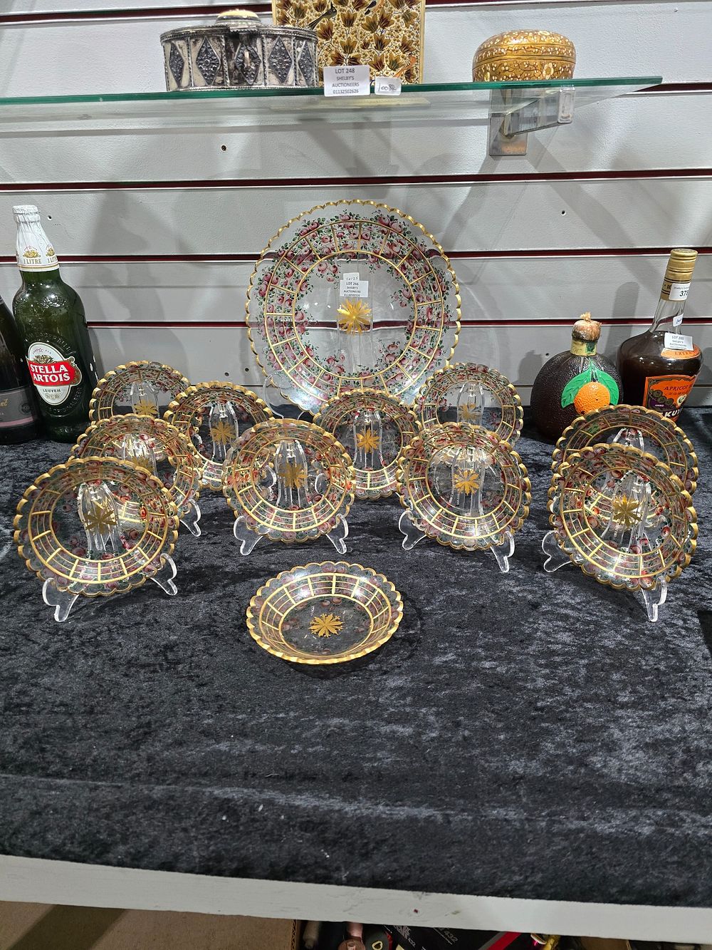 Lot 266: SELECTION OF VENETIAN STYLE CUT GILT GLASS WARE...