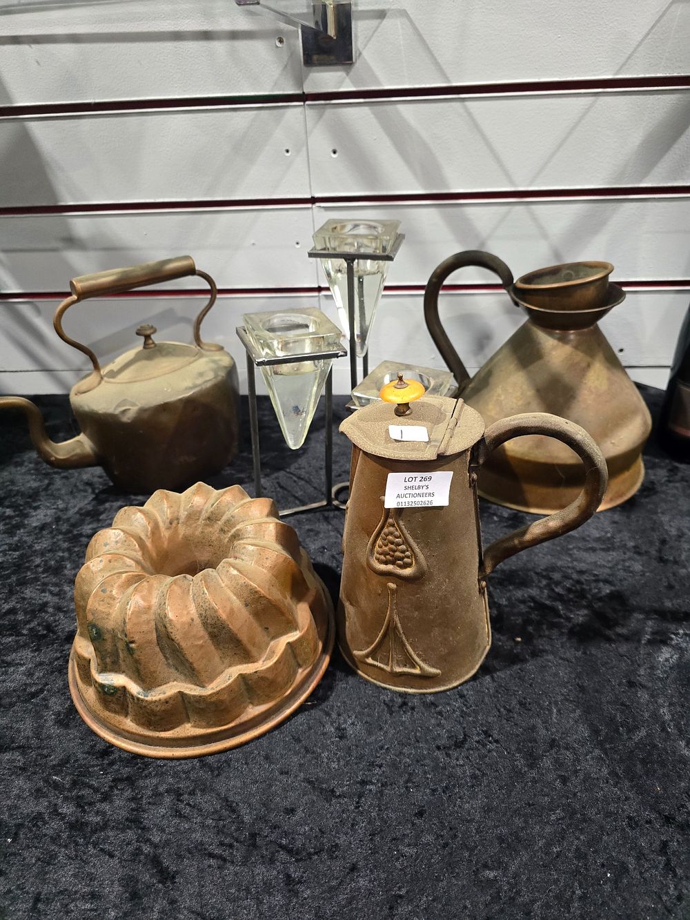 Lot 269: 5 X VARIOUS AGE PIECES OF COPPER WARE...