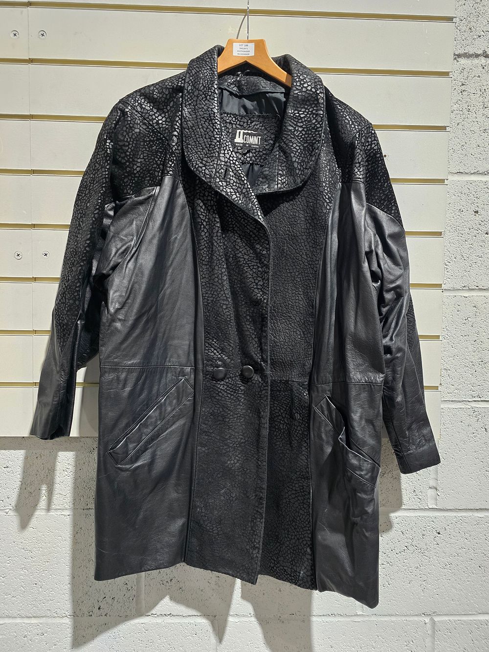 Lot 188: 1 x vintage comint ladies size l black leather jacket