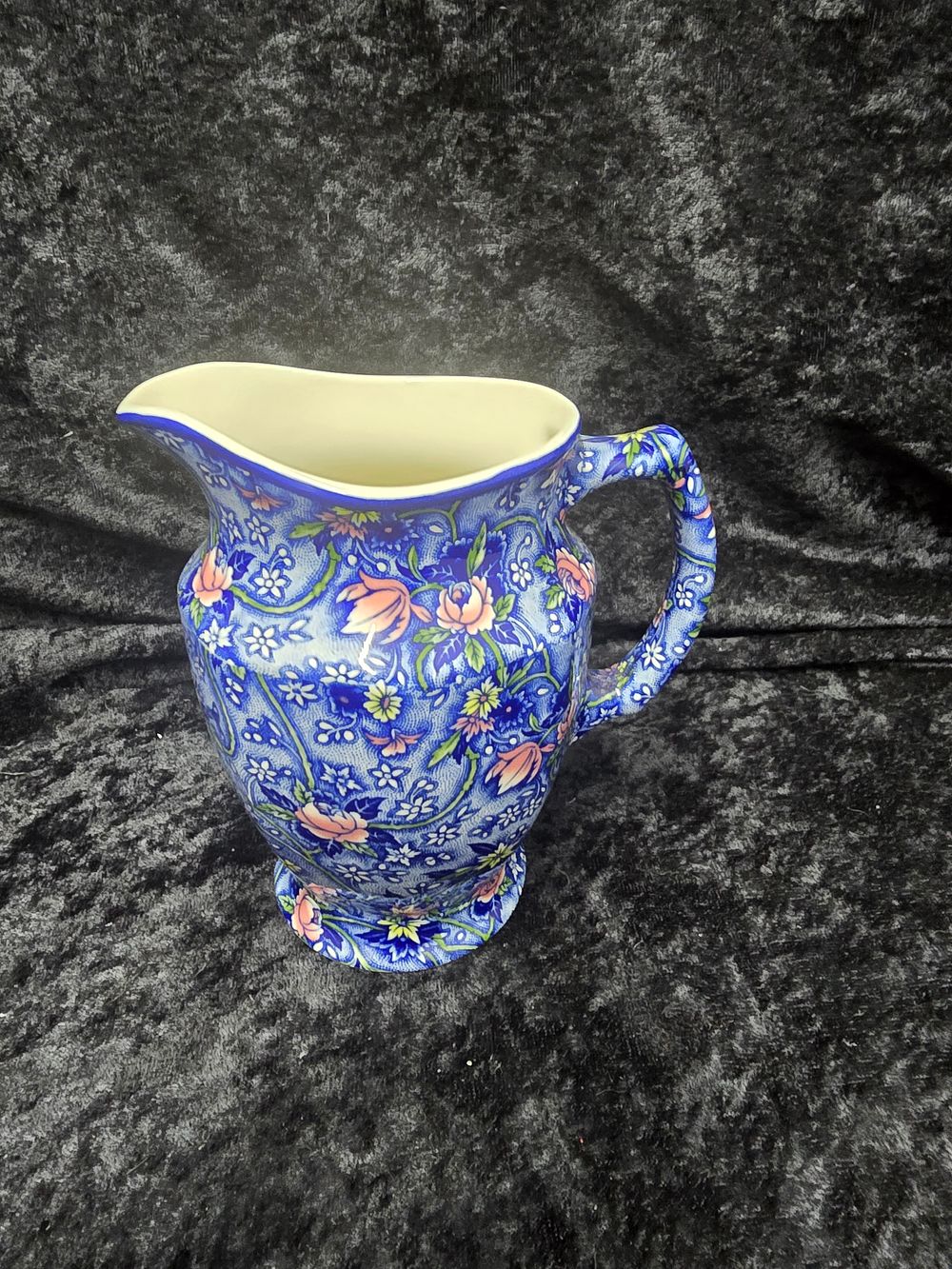 Lot 158: ringtons pottery milk jug
