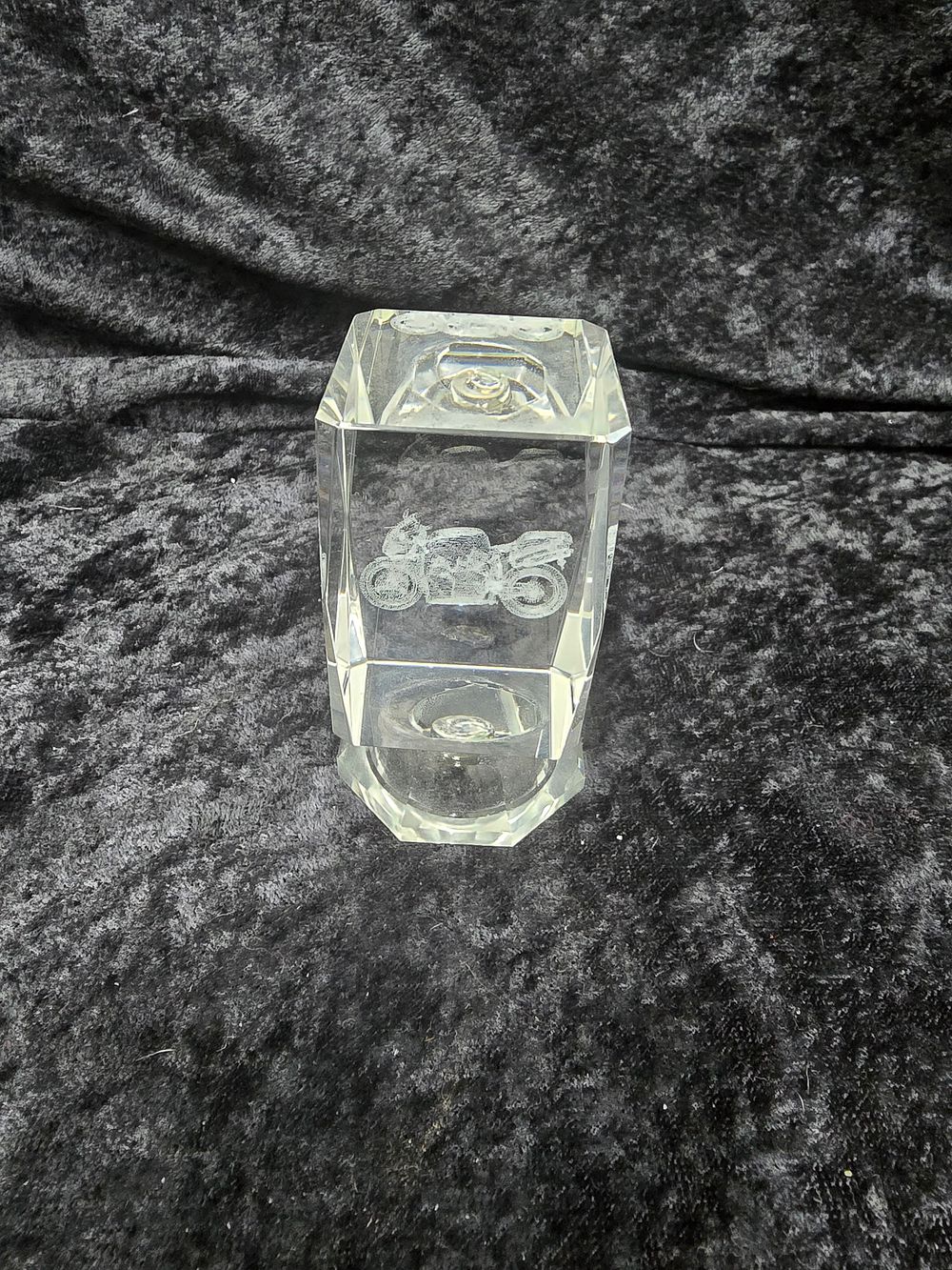 Lot 163: 1  glass crystal paperweight motorbike design