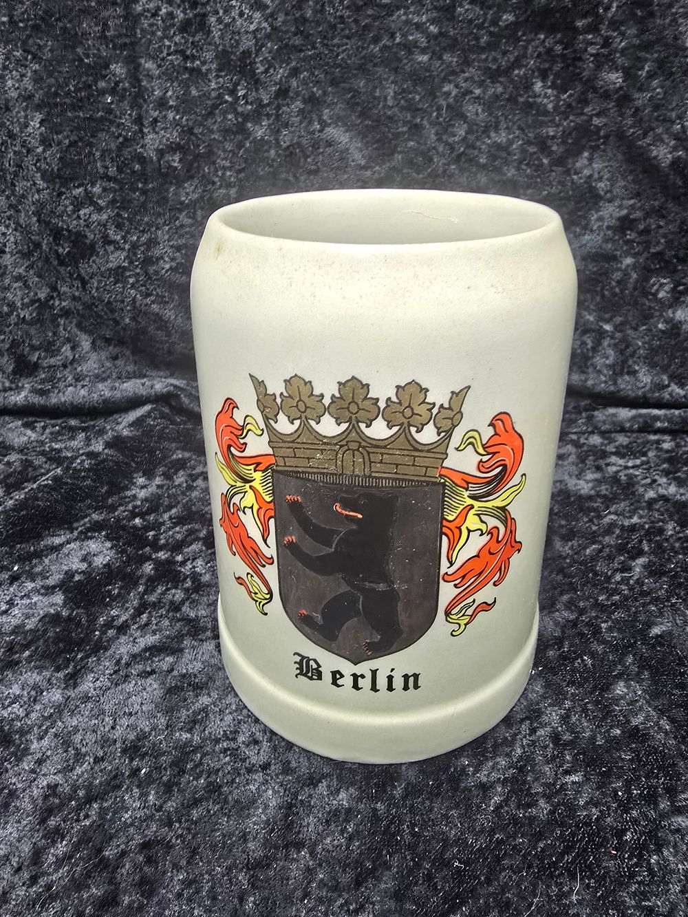 Lot 169: 1 xgerman pottery tanker