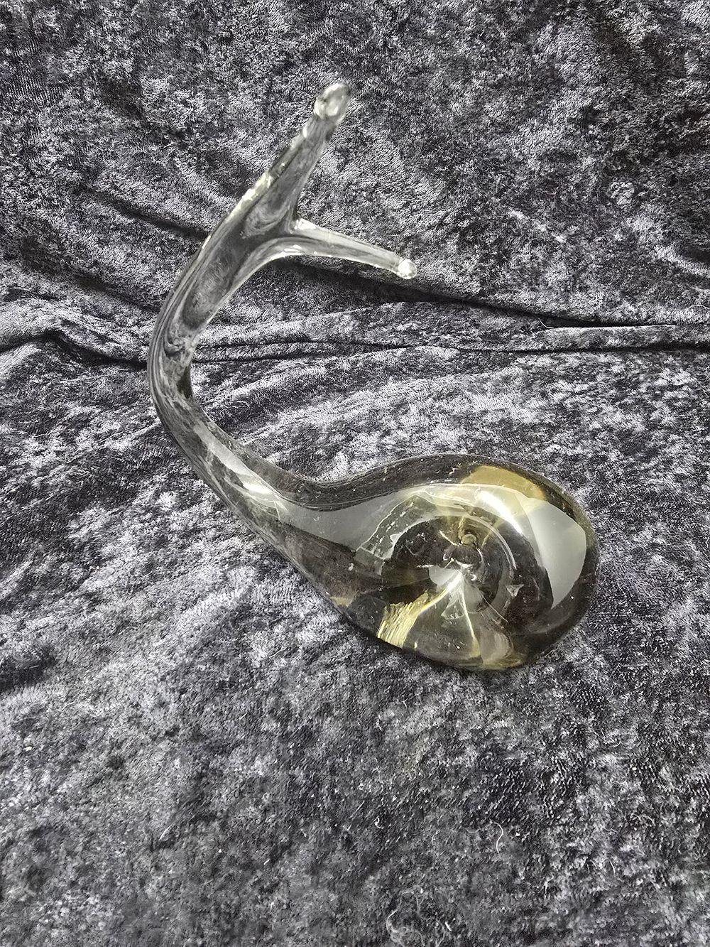 Lot 178: glass whale figurine