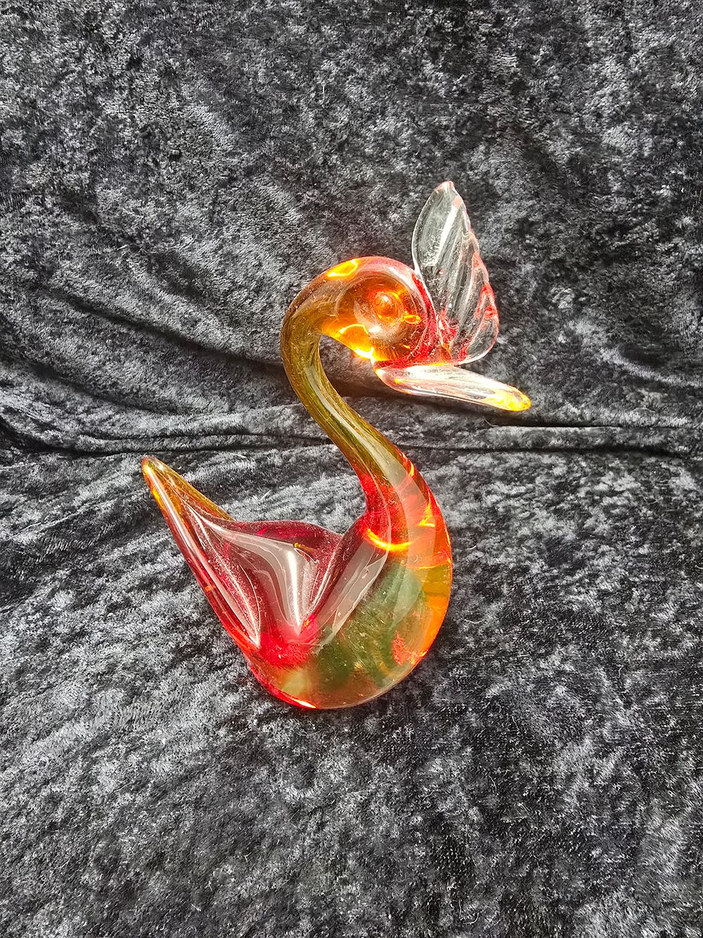 Lot 179: red glass bird figurine
