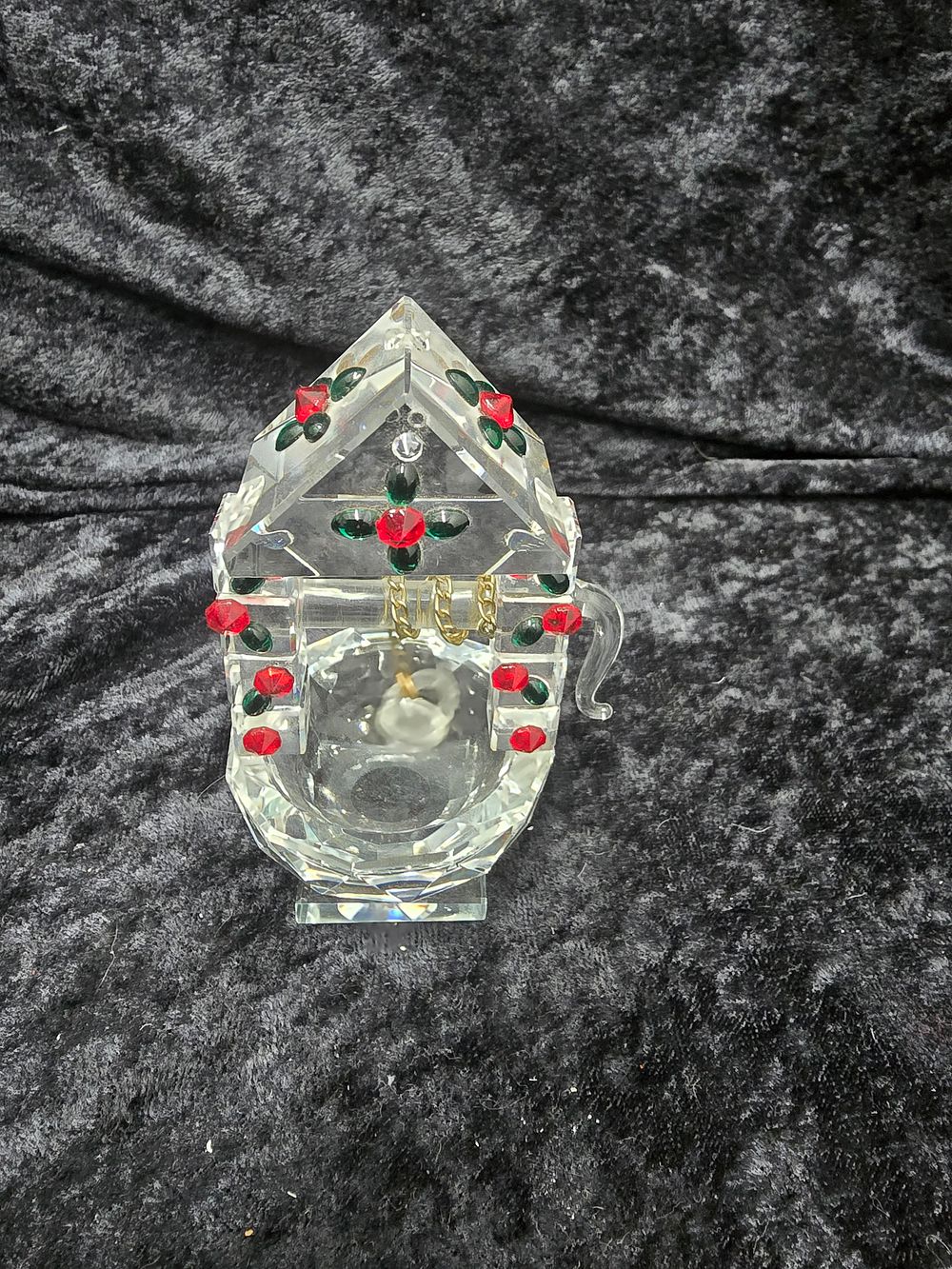Lot 181: small glass wishing well