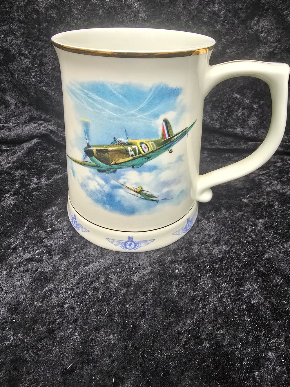 Lot 191: danbury mint royal air force cup