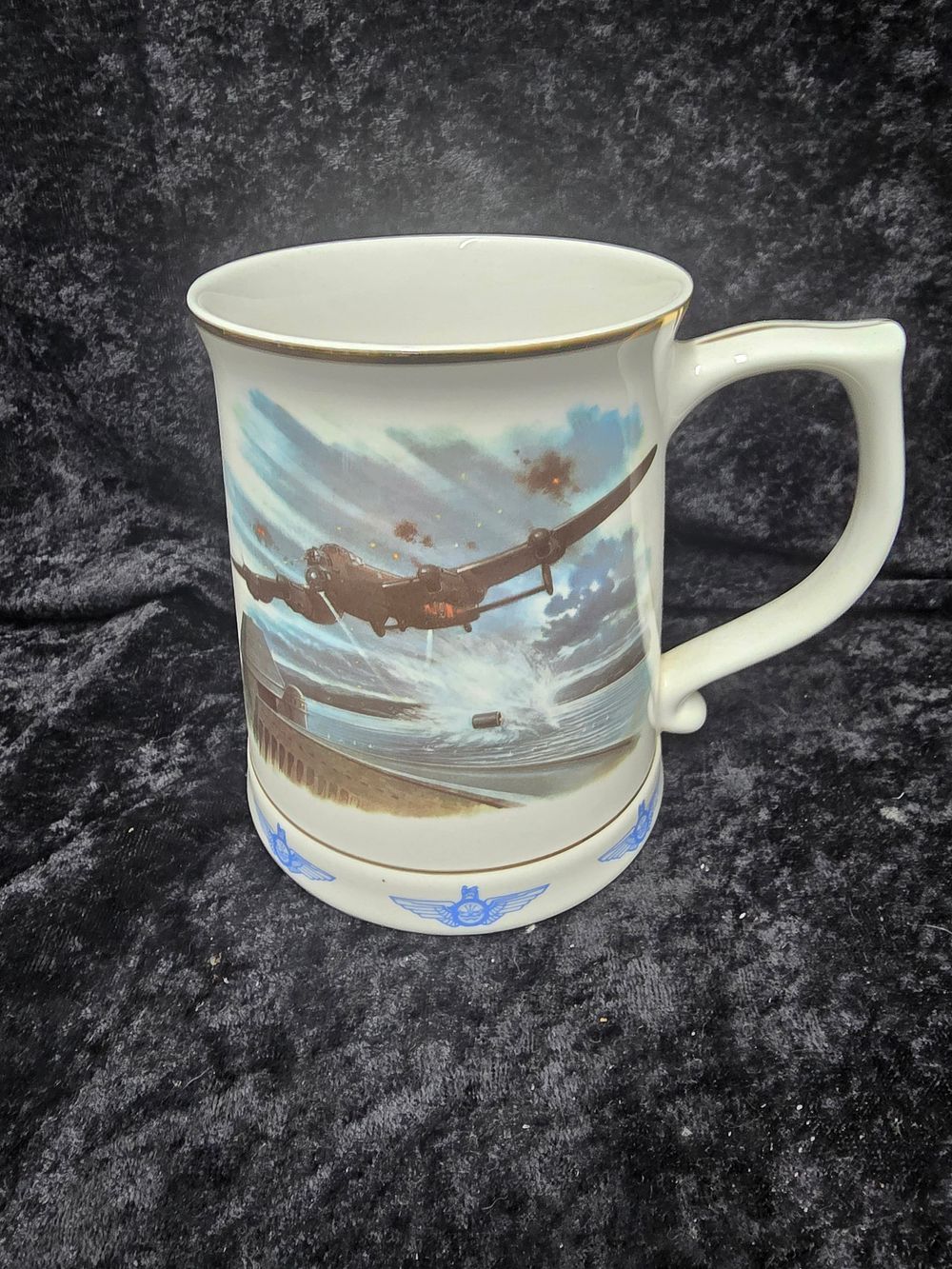 Lot 193: danbury mint royal air force cup
