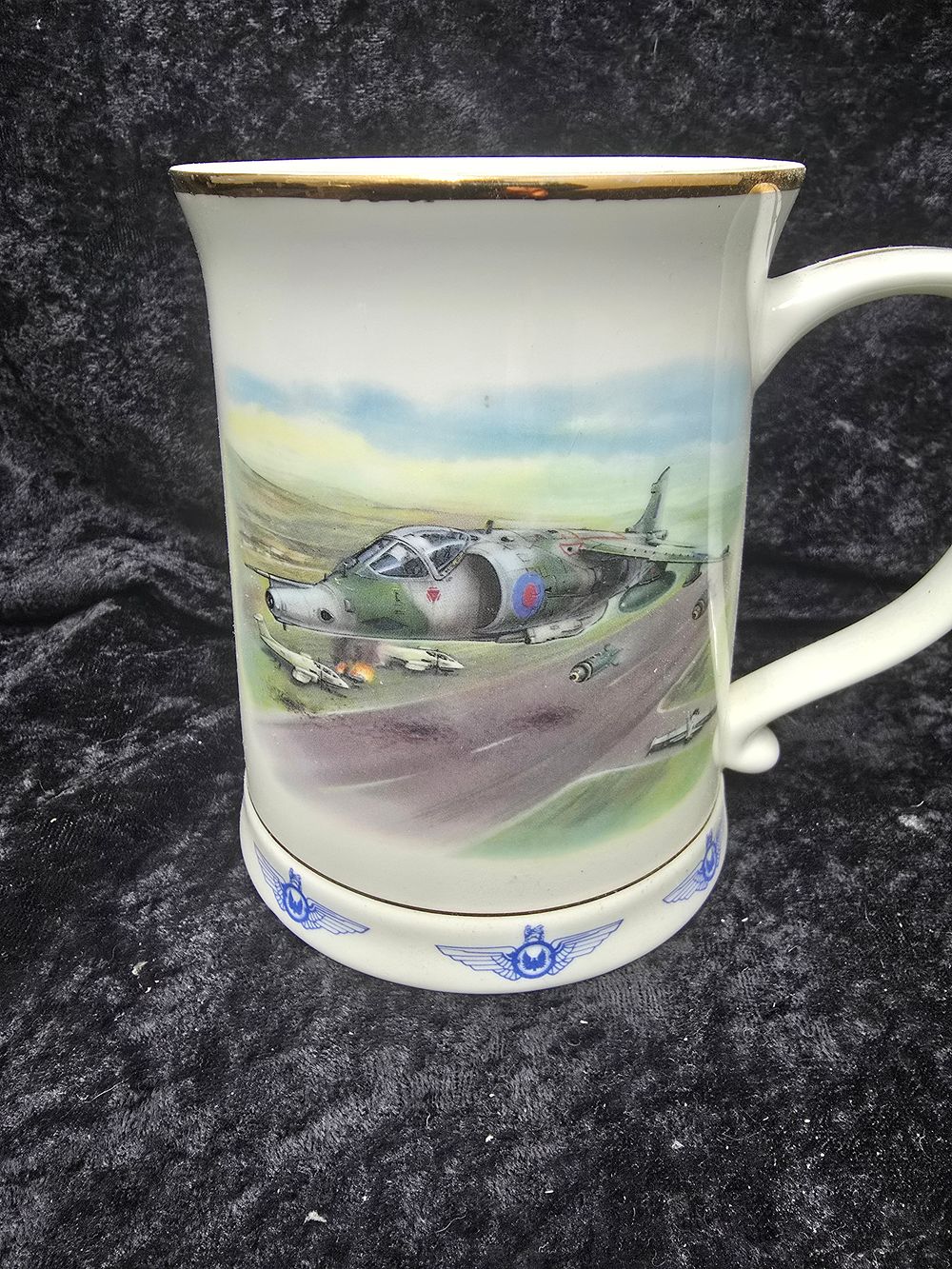 Lot 194: danbury mint royal air force cup