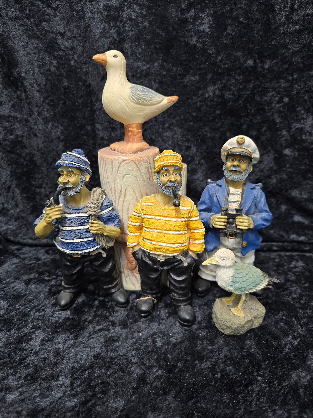 Lot 197: selection of fishermen figures with seaguls