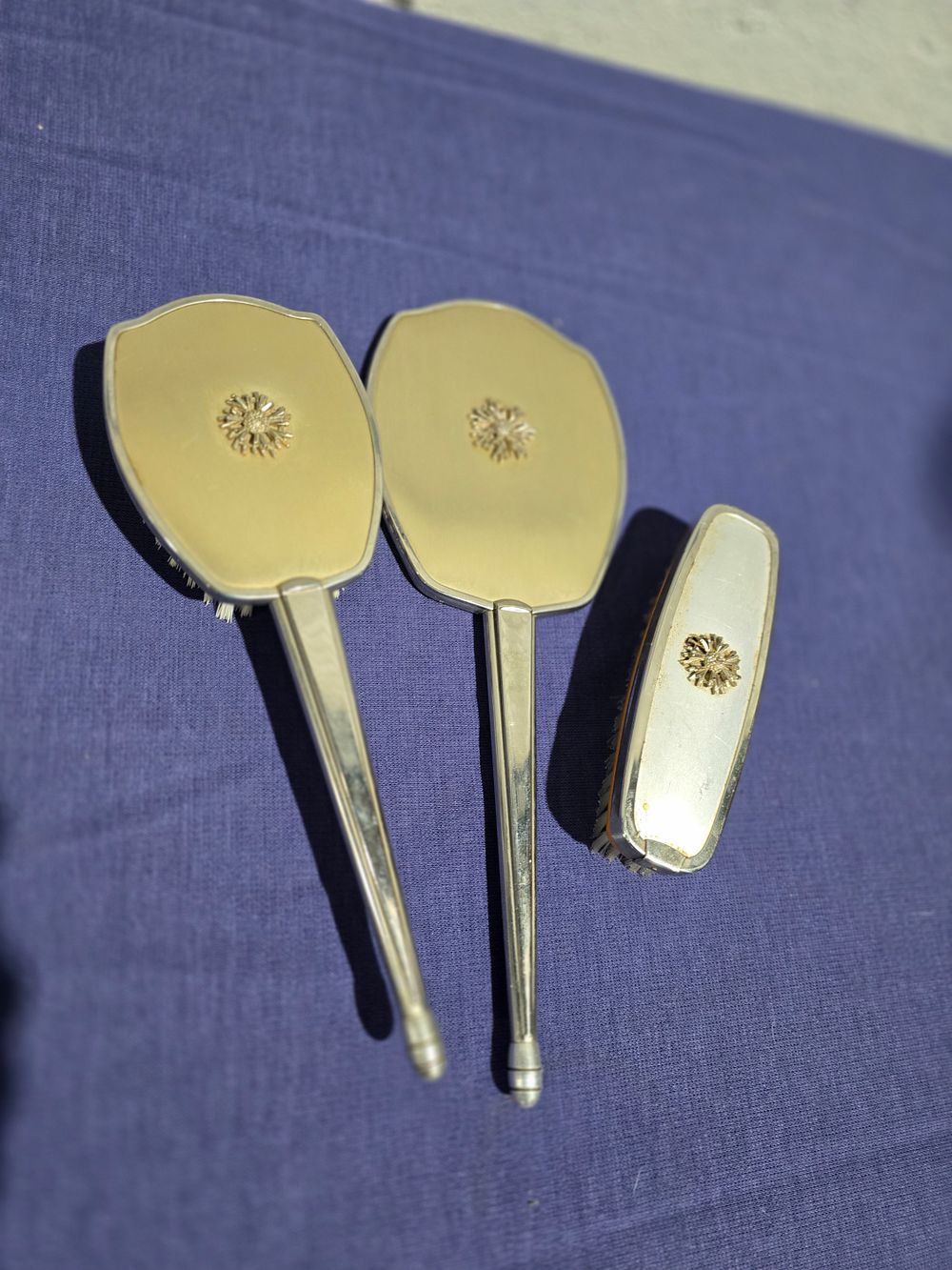 Lot 212: 1950s ladies brush set