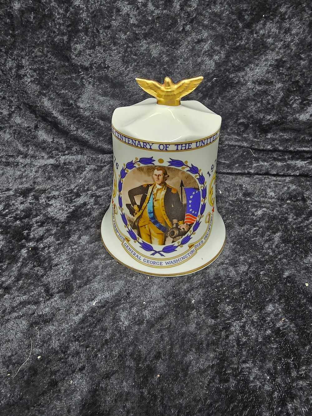 Lot 227: aynsley pottery bell george washington