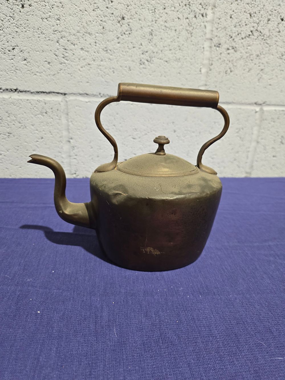 Lot 266: 1 x small copper kettle