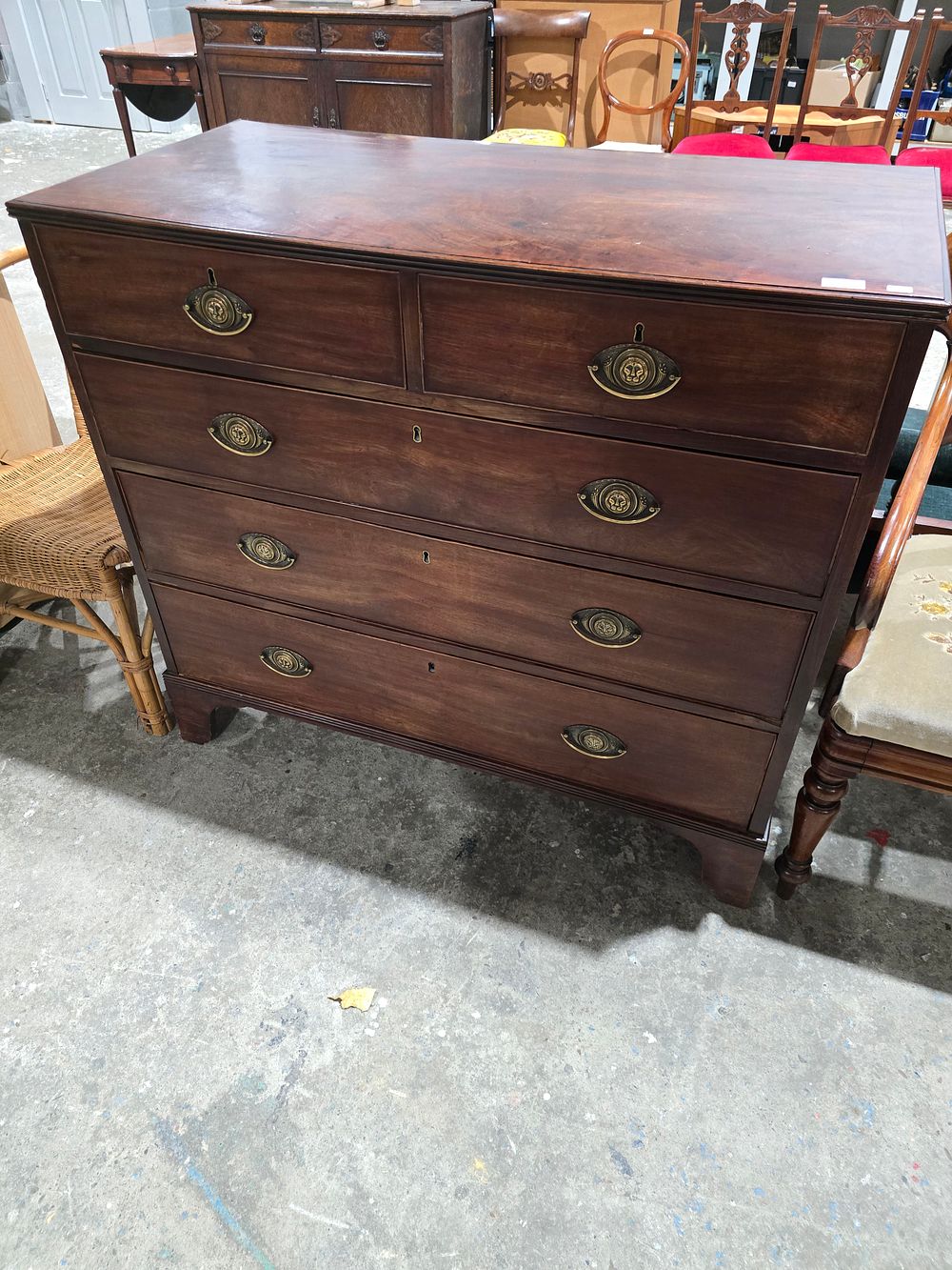Lot 74: 2 over 3 mahogany georgian chest of drawers
