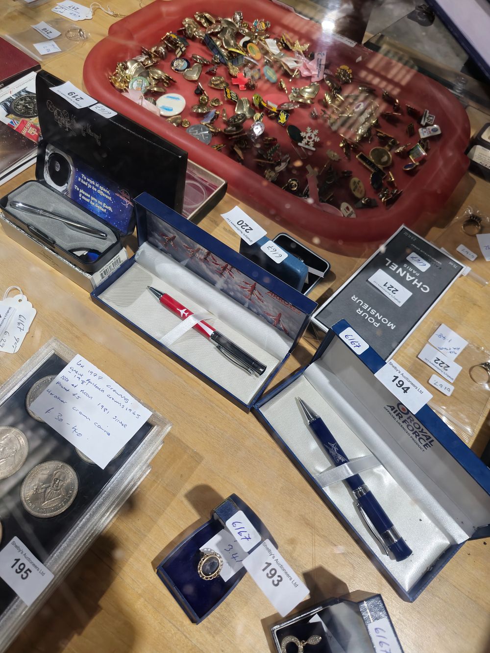 Lot 194: 2 royal air force pens with space pen