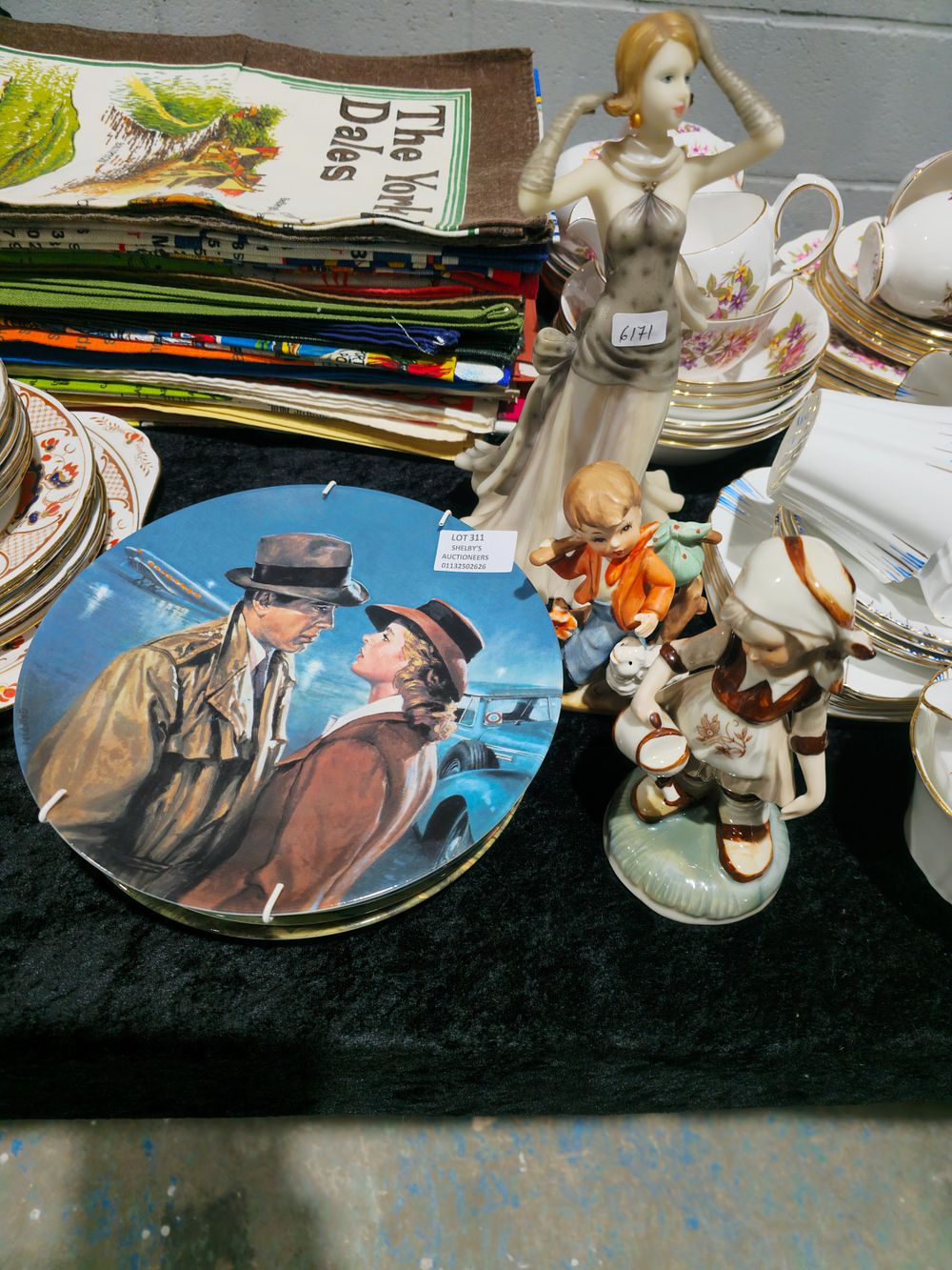Lot 311: 4 x royal doulton collectors plates with 3...