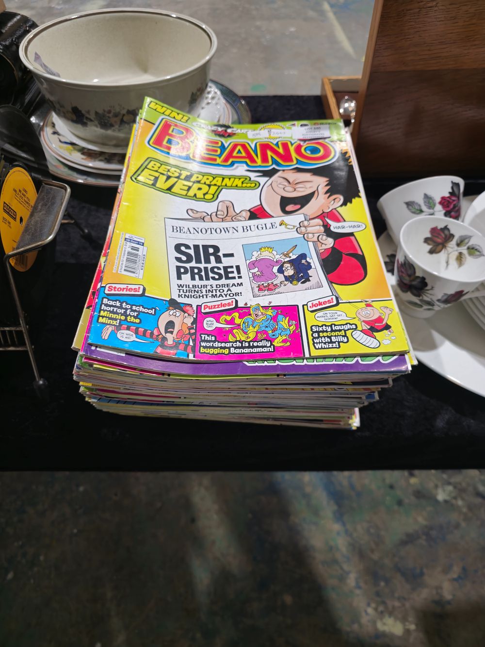 Lot 340: large amount of various beano magazines 2016