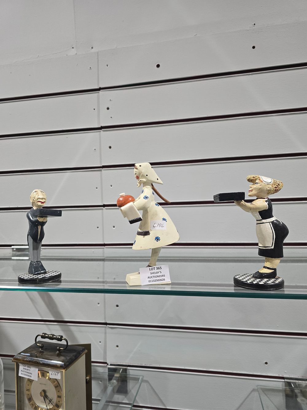 Lot 365: 3 x various novelty wooden figurines