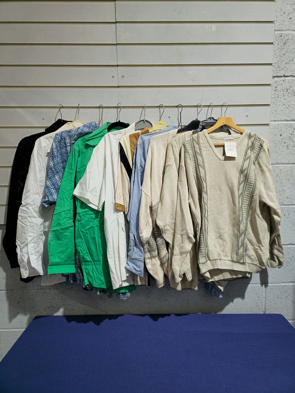 Lot 195: 10 x various gents shirts and cardigans size xl