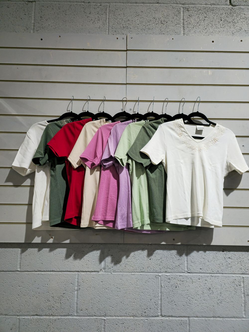 Lot 228: 9 x various ladies t shirt tops size 10 -12