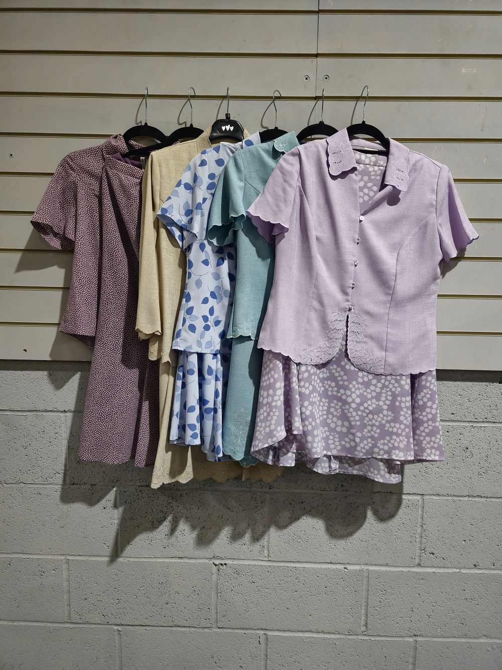 Lot 254: 5 x ladies blouse and skirt suits size 12