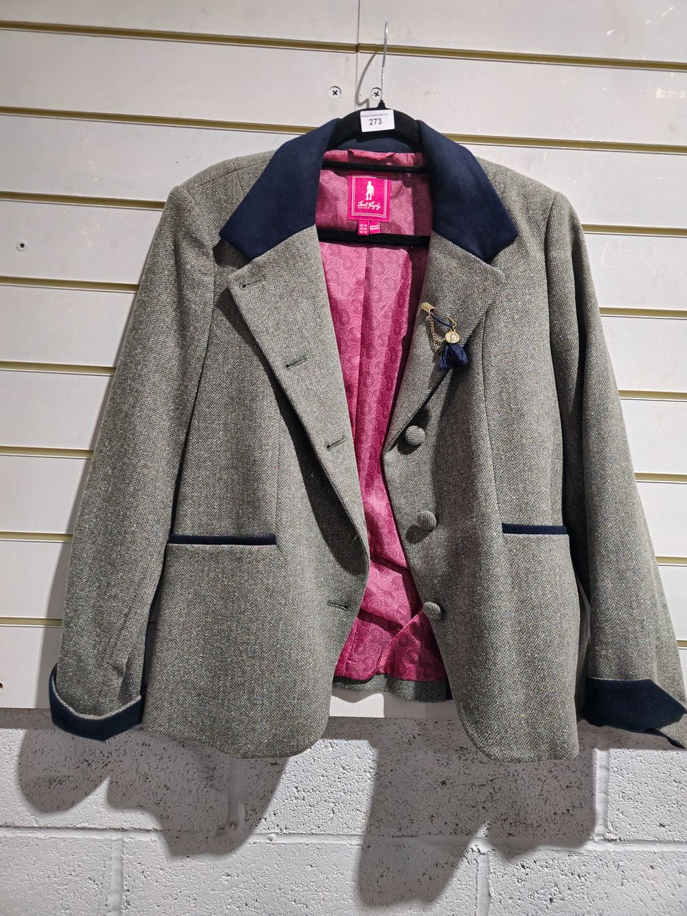 Lot 273: jack murphy ladies tweed jacket size 18