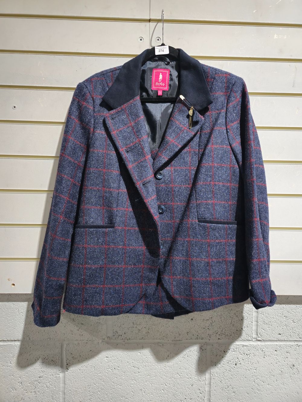 Lot 274: ladies jack murphy tweed jacket size 18