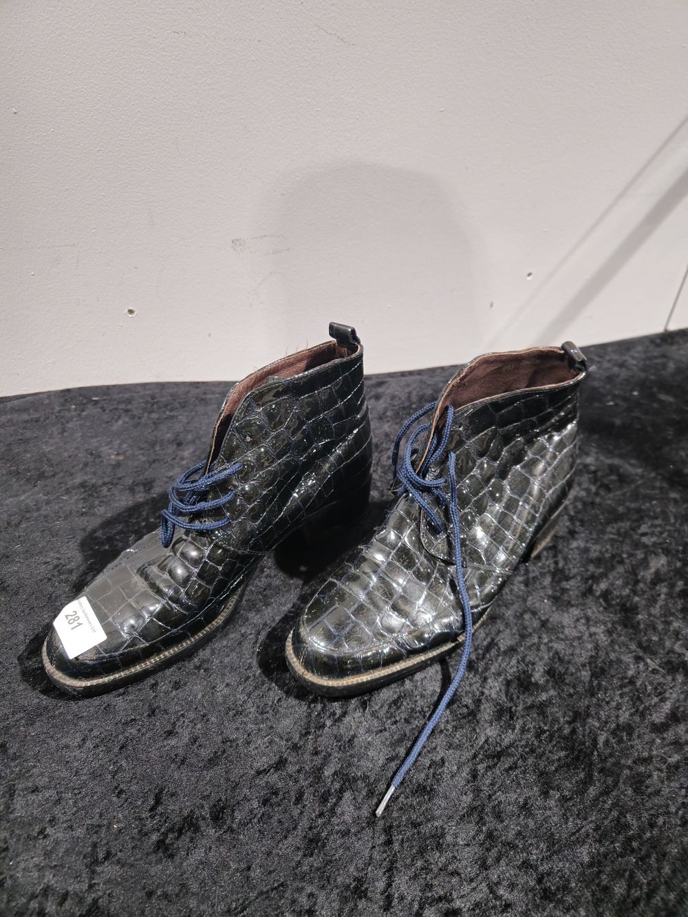 Lot 281: pair of romba ladies boots size 6