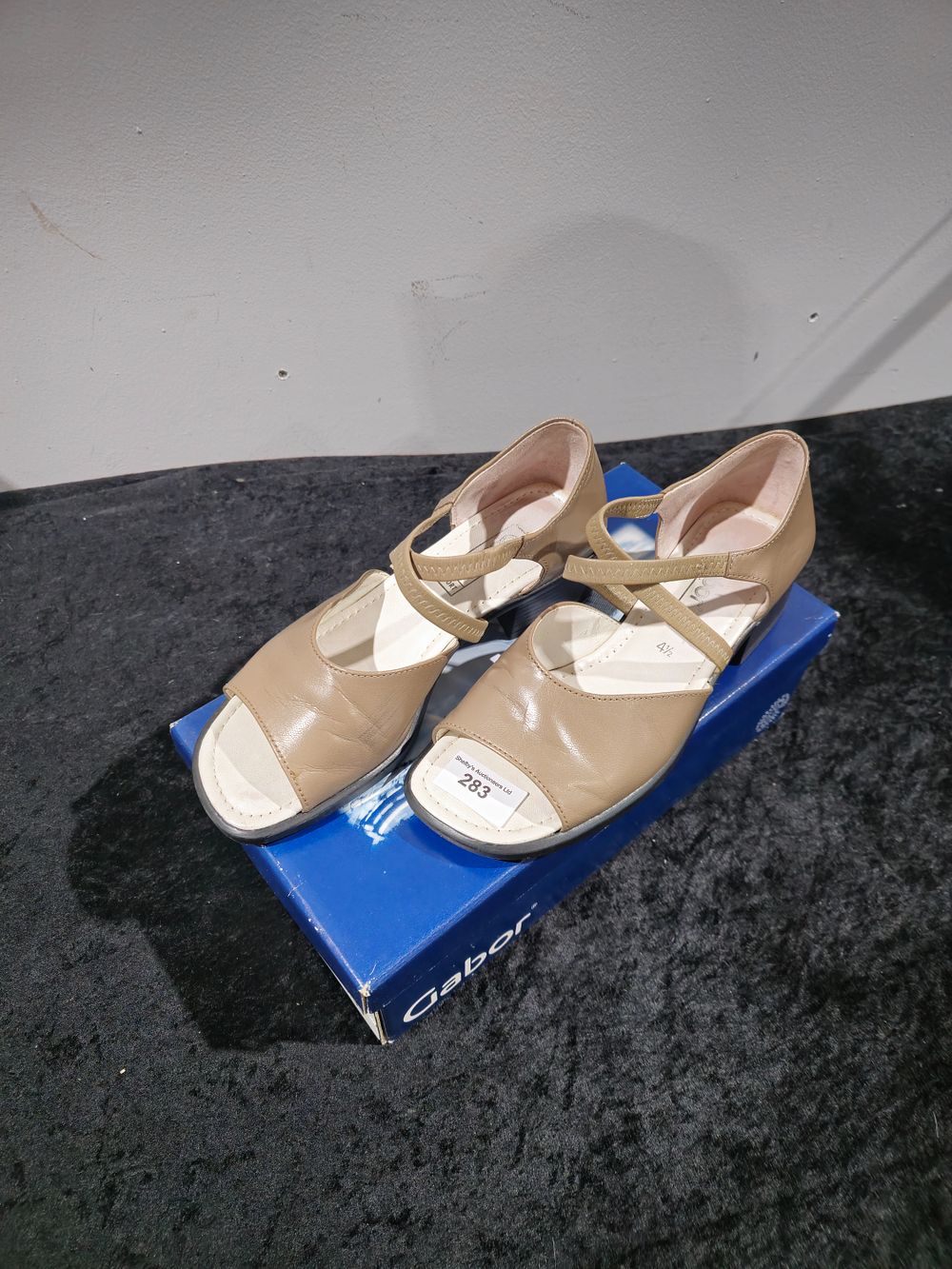 Lot 283: pair of gabour ladies sport sandles size 4 1/2