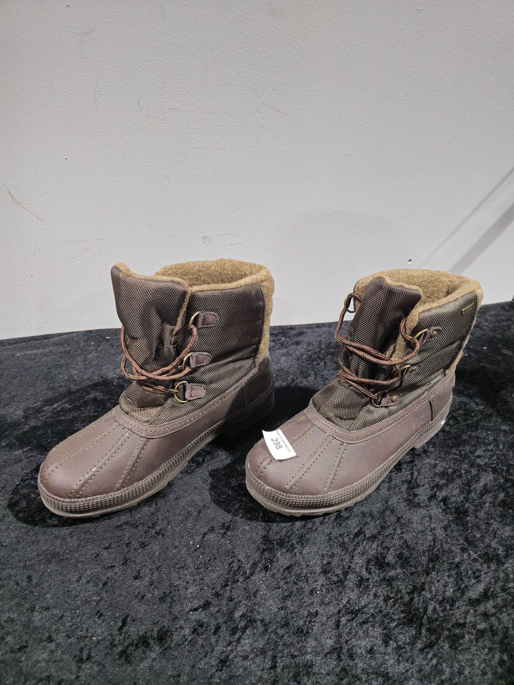 Lot 298: pair of ladies foot glove walking boots size 39