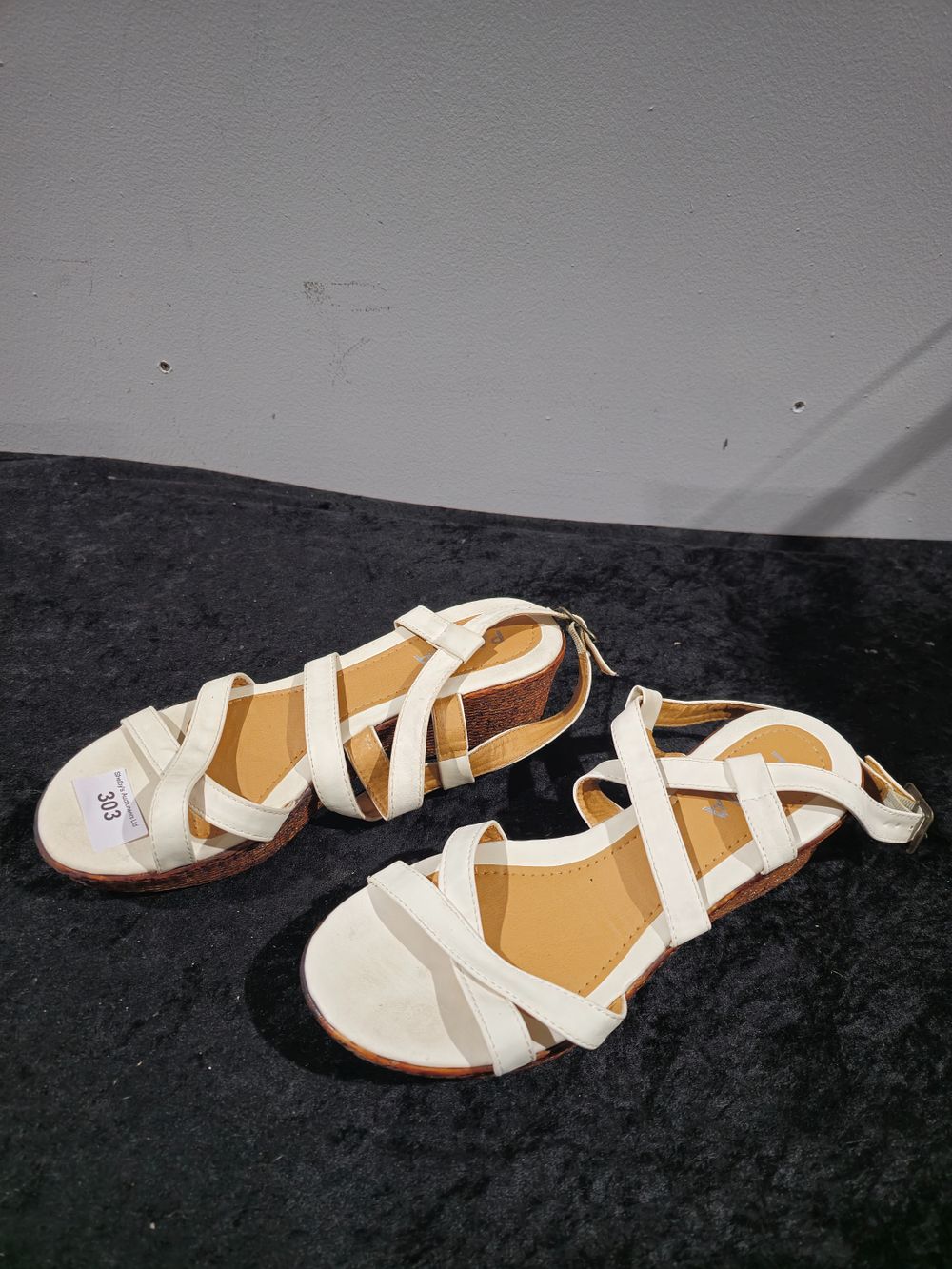 Lot 303: pair of payma ladies size 6 sandles