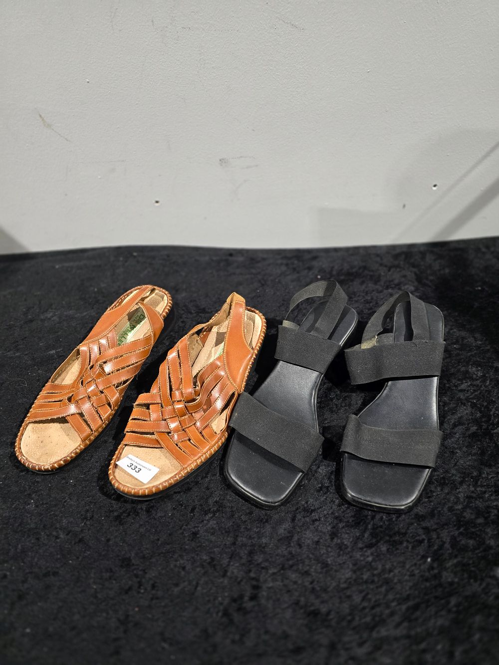 Lot 333: pair of dr keller size 6 ladies leather sandles