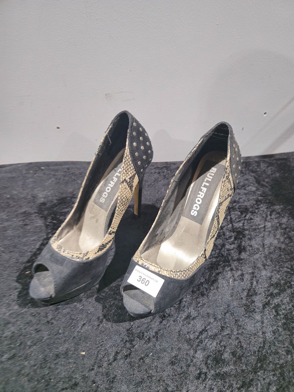 Lot 360: pair of bull-frogs high heel shoes size 6