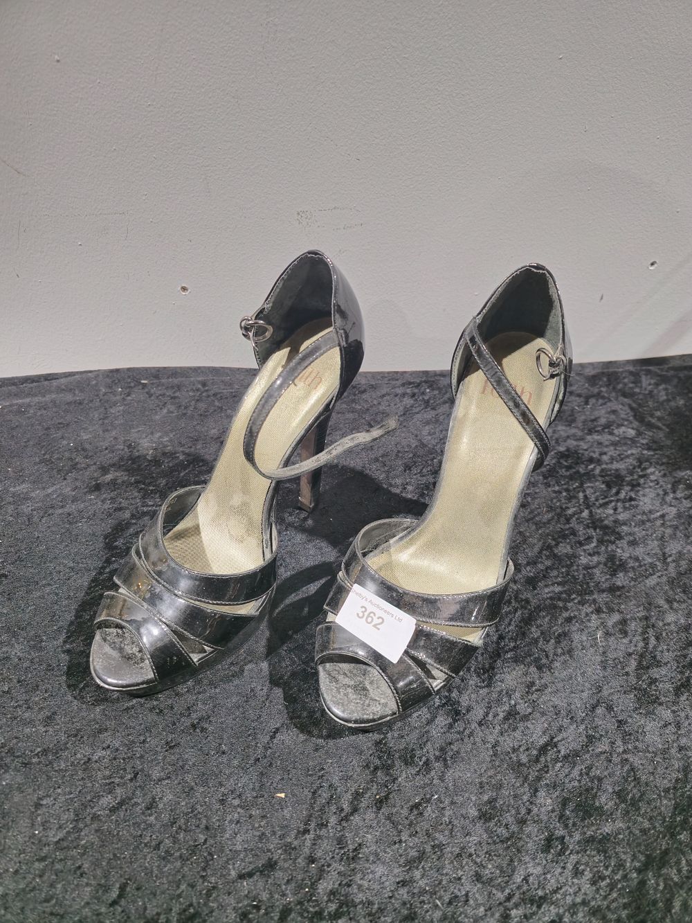 Lot 362: pair of faith ladies high heel shoes size 6