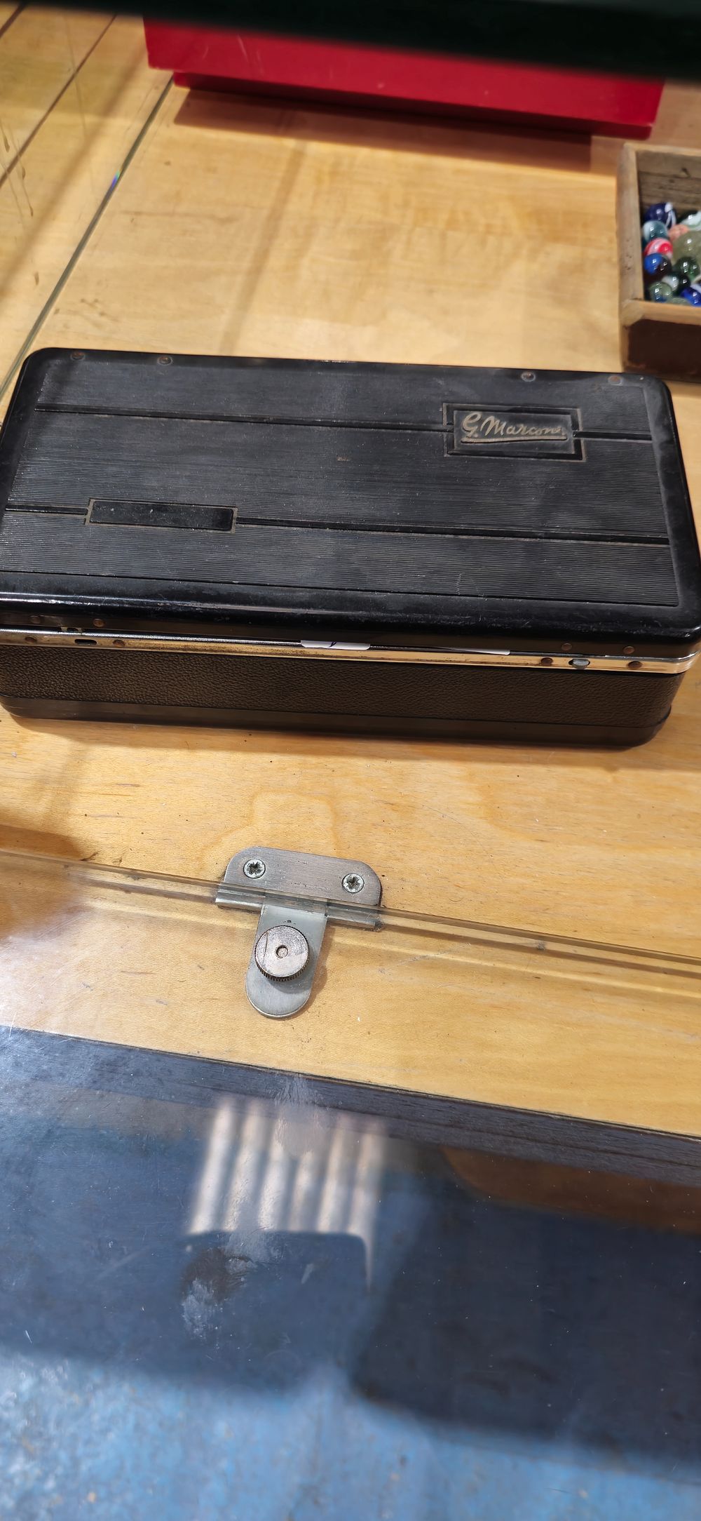 Lot 417: g marconi vintage radio