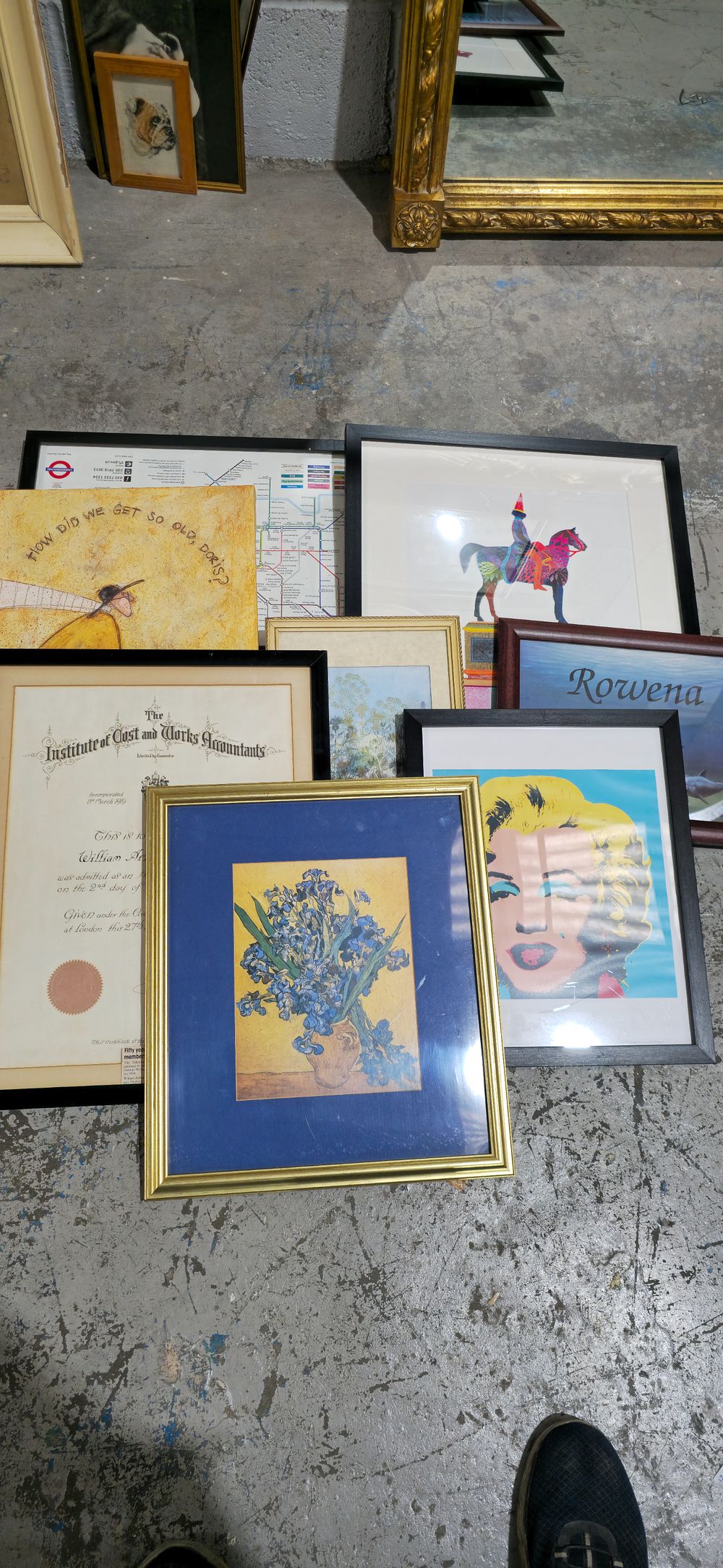 Lot 188: selection of various framed prints maralyn monroe dogs etc