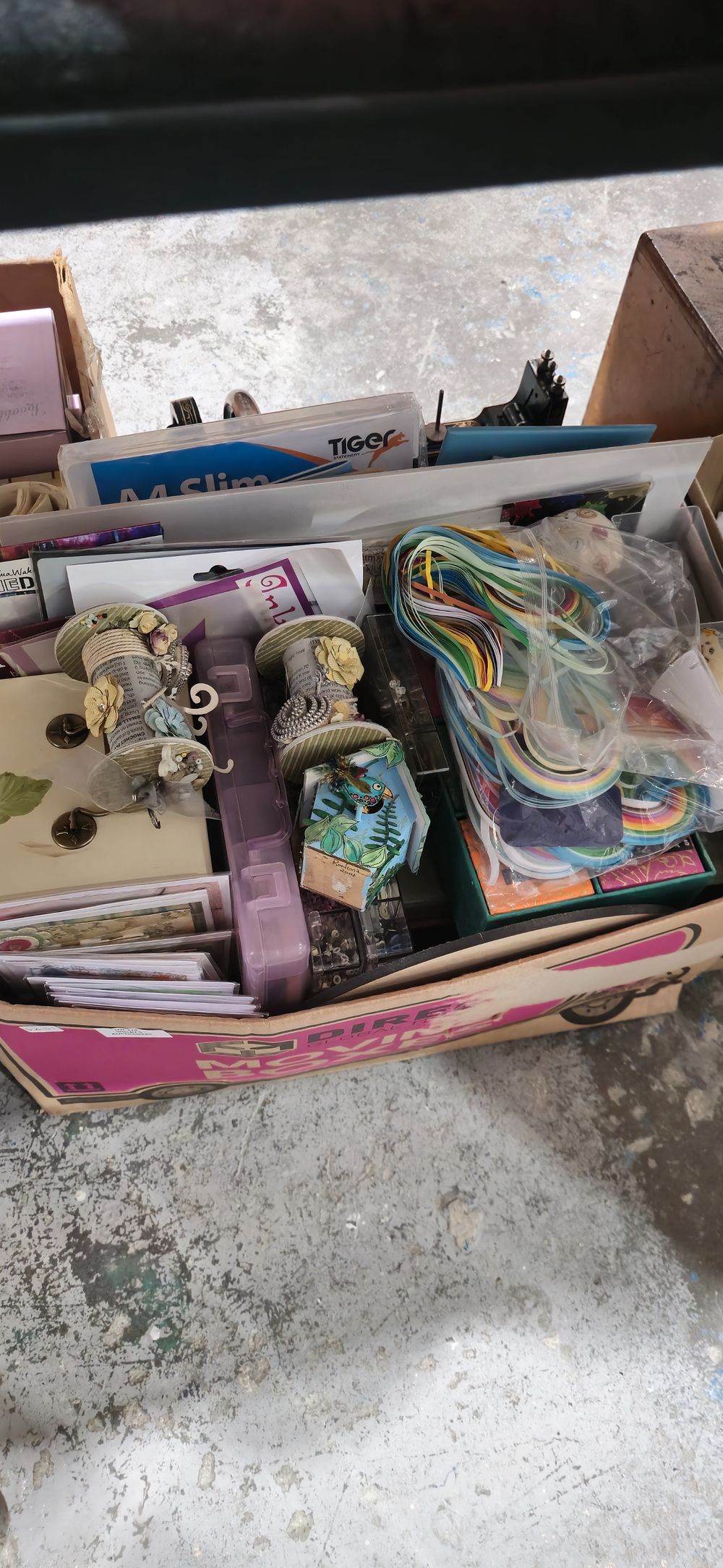 Lot 274: 1 x large box of various crafting ware items