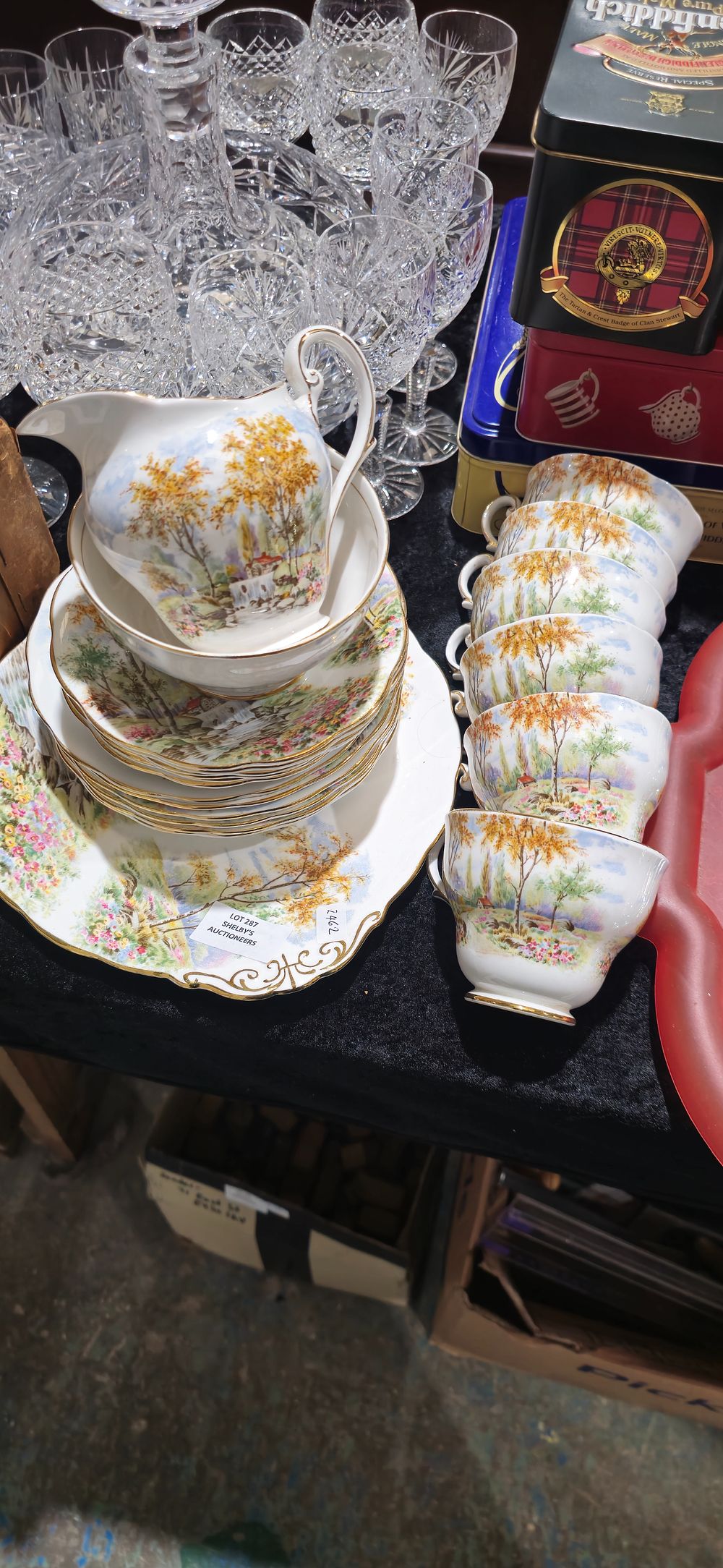 Lot 287: royal standard the old mill stream tea set items 21 pieces