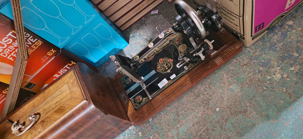Lot 298: fister and rossmann hand powered vintage sewing machine