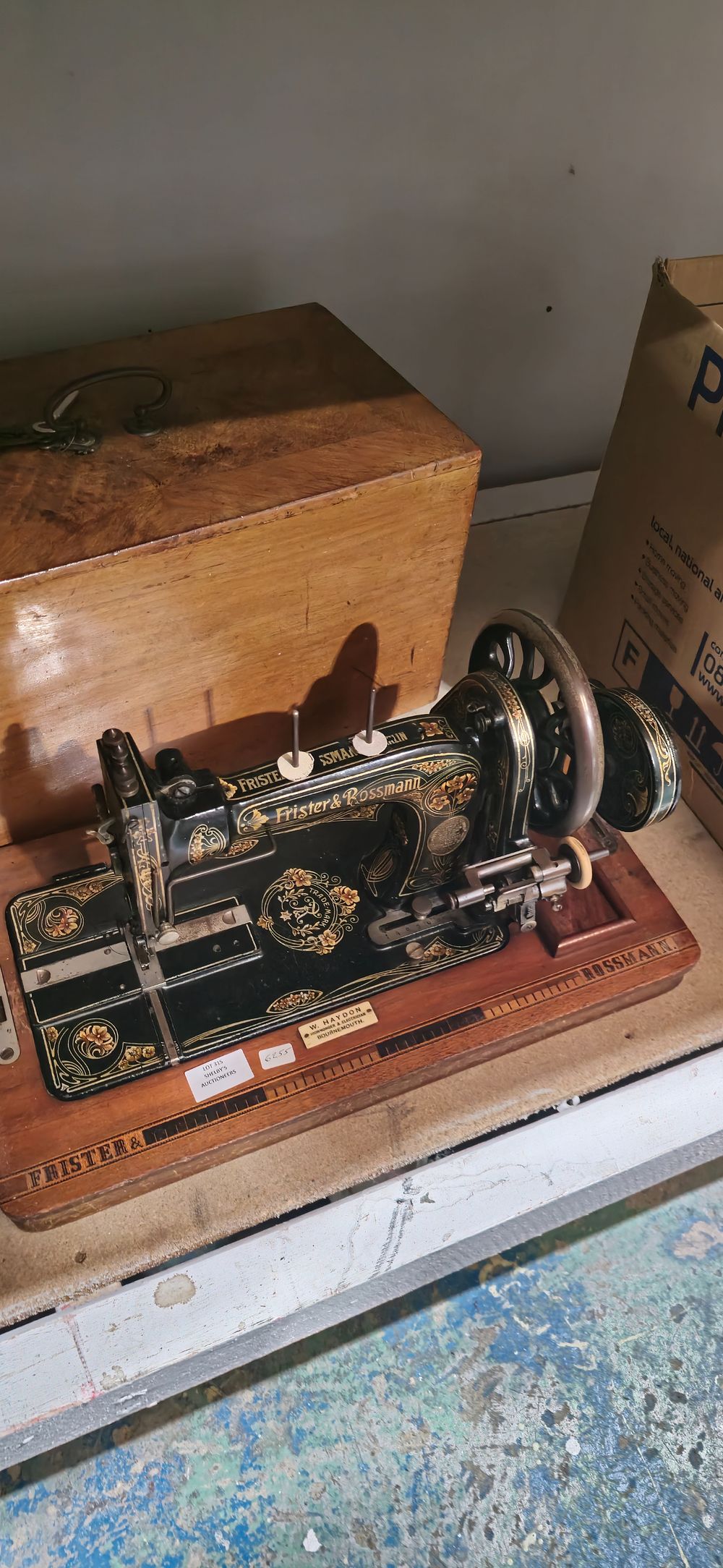 Lot 315: 1 x frister and rossmann vintage sewing machine