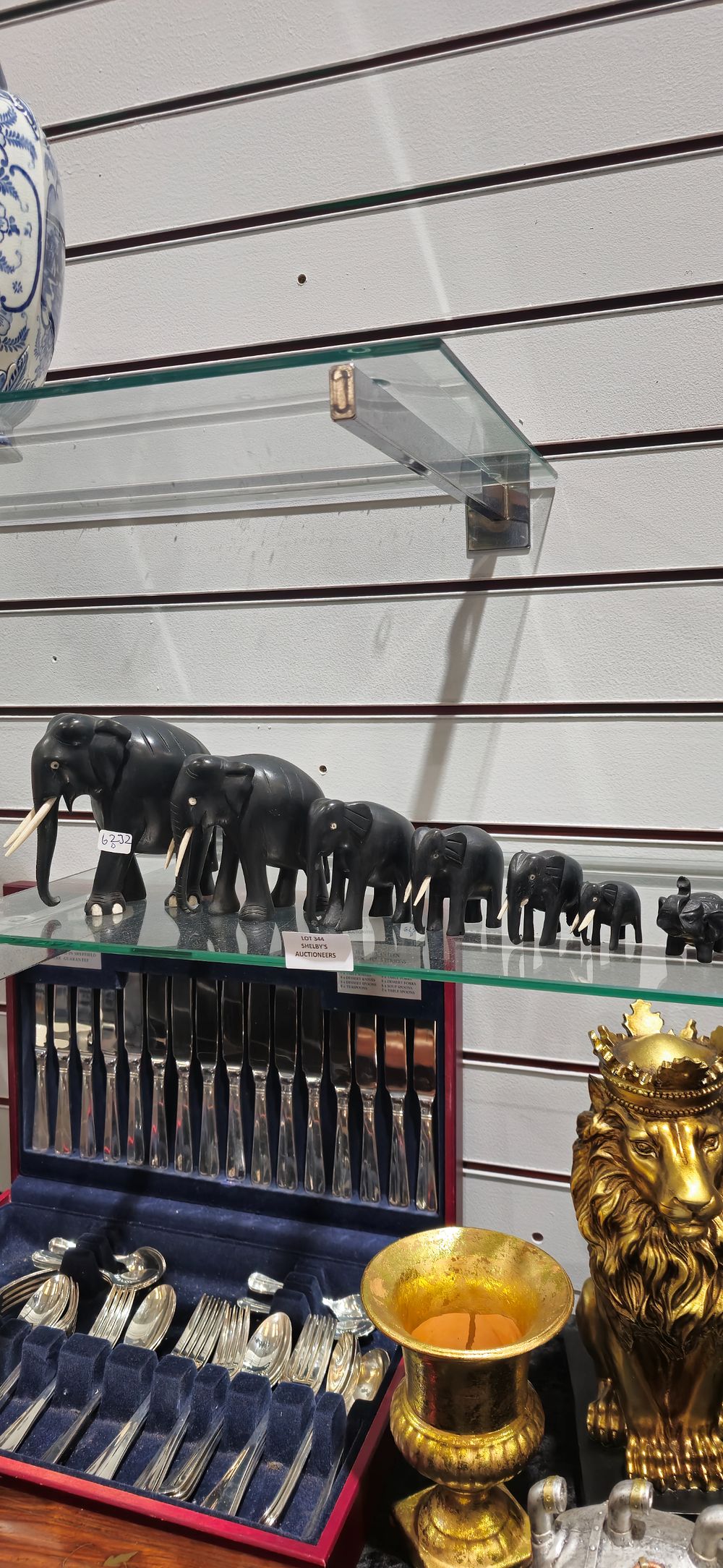 Lot 344: selection of various size elephant figurines