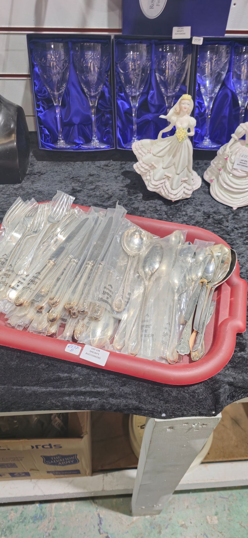 Lot 374: large amount of rorts and belk silver plated cutlery ware items