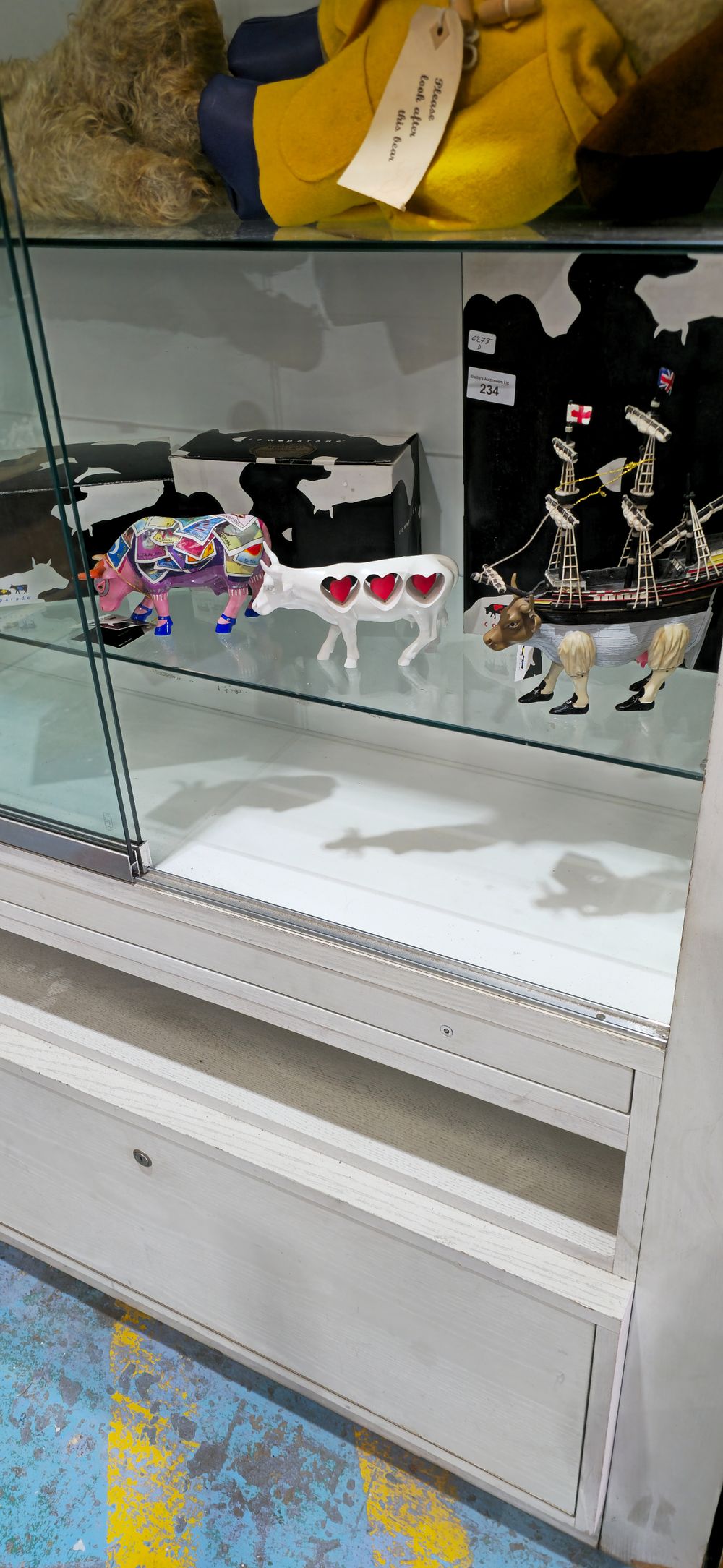 Lot 234: 3 x various boxed cow parade figures