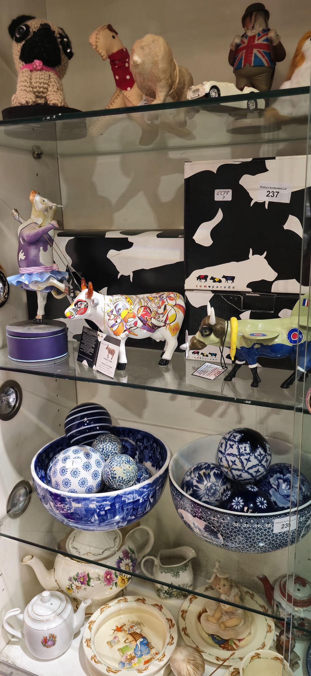 Lot 237: 3 x various boxed cow parade figures