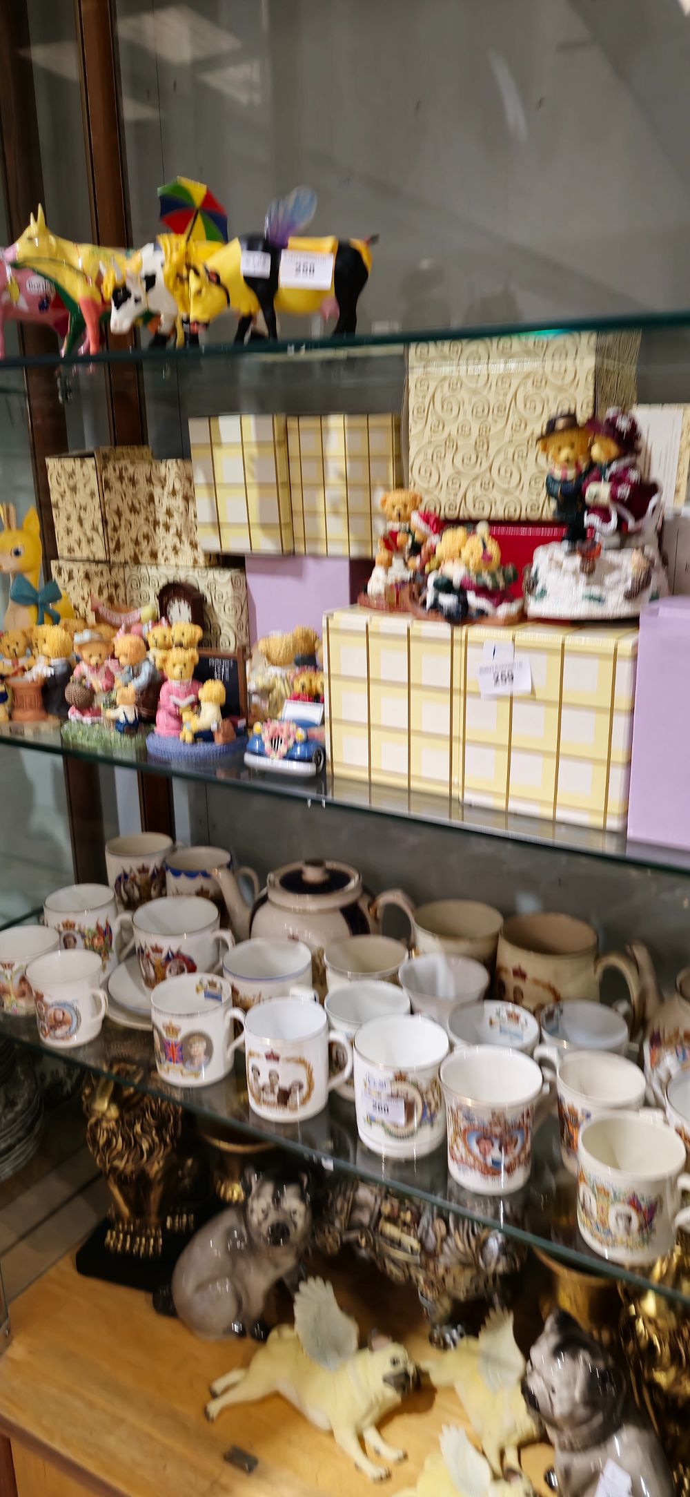 Lot 259: selection of boxed avon collectors bear figurines