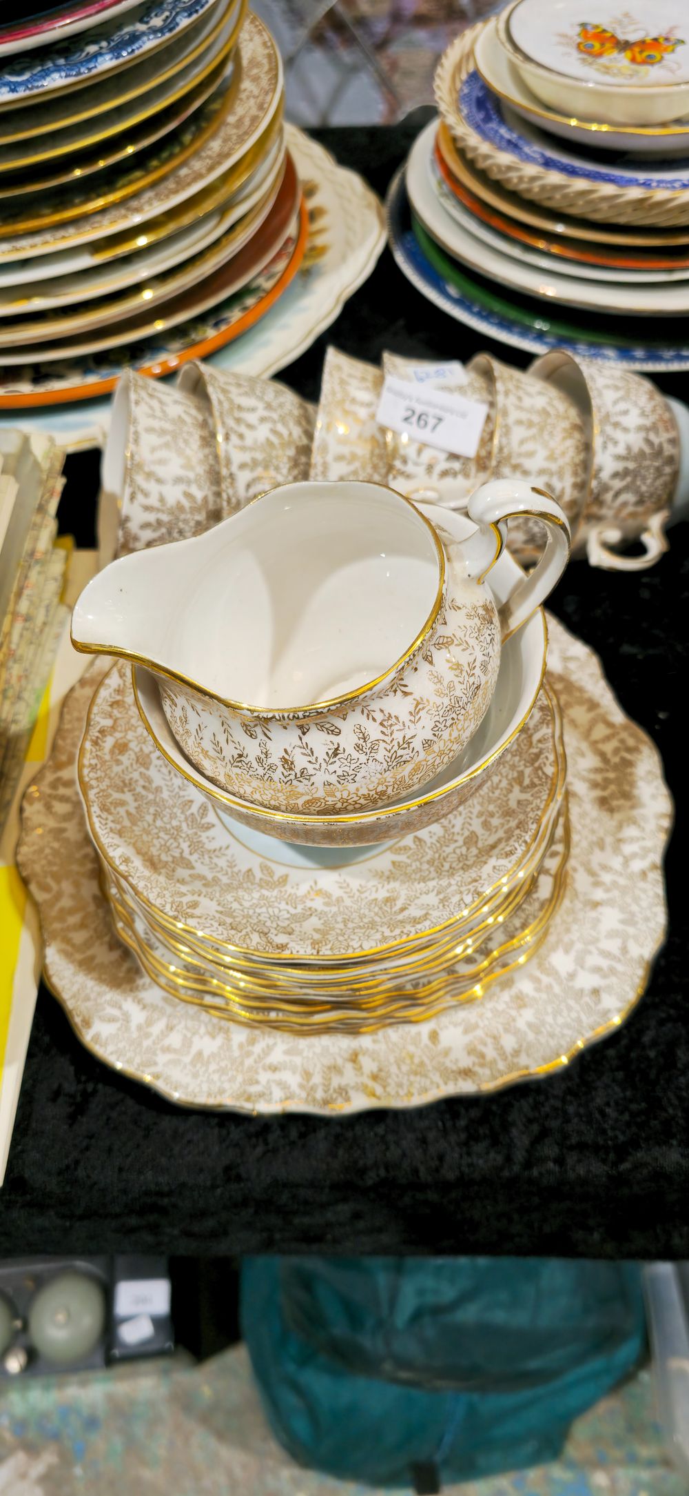 Lot 267: selection of colclough gold pattern tea set items