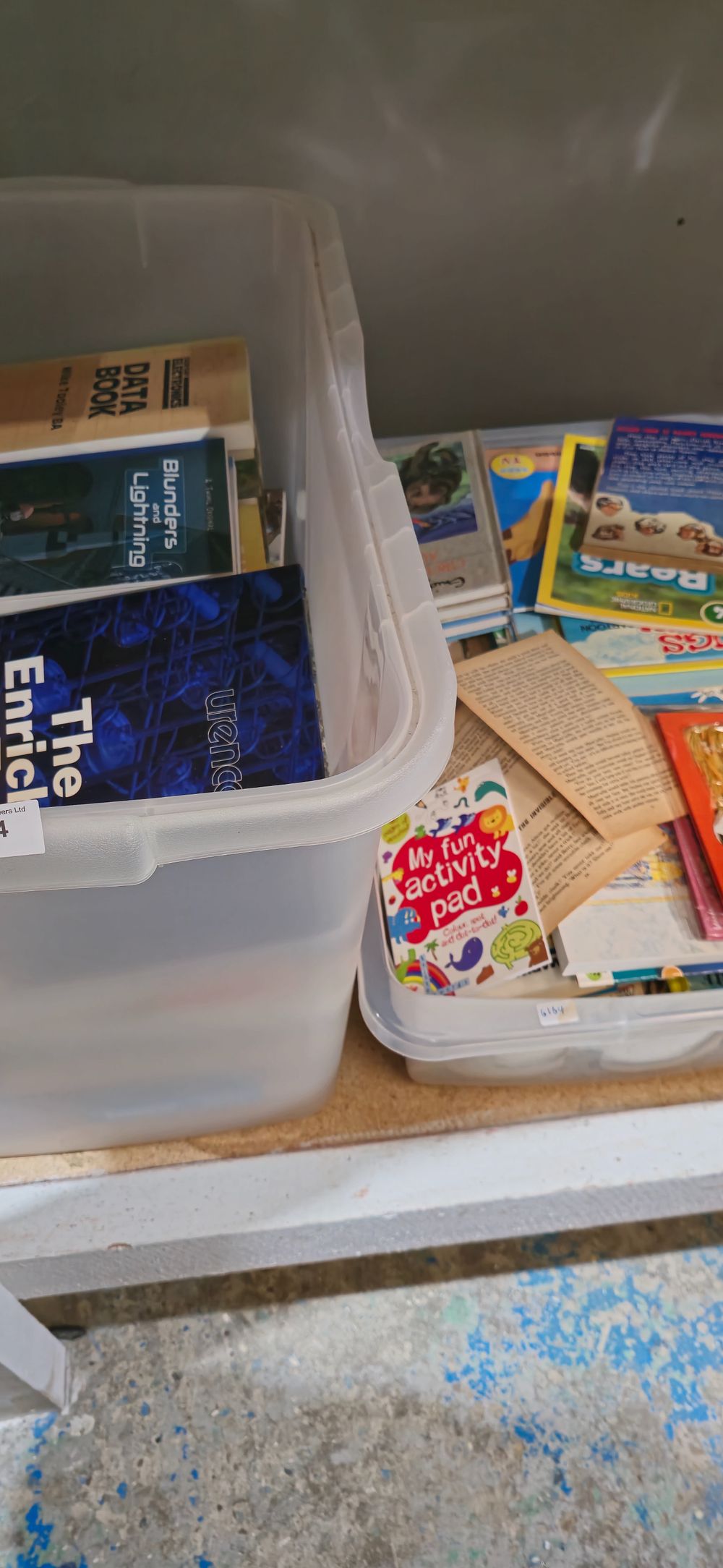 Lot 324: 2x boxes containing various childrens books