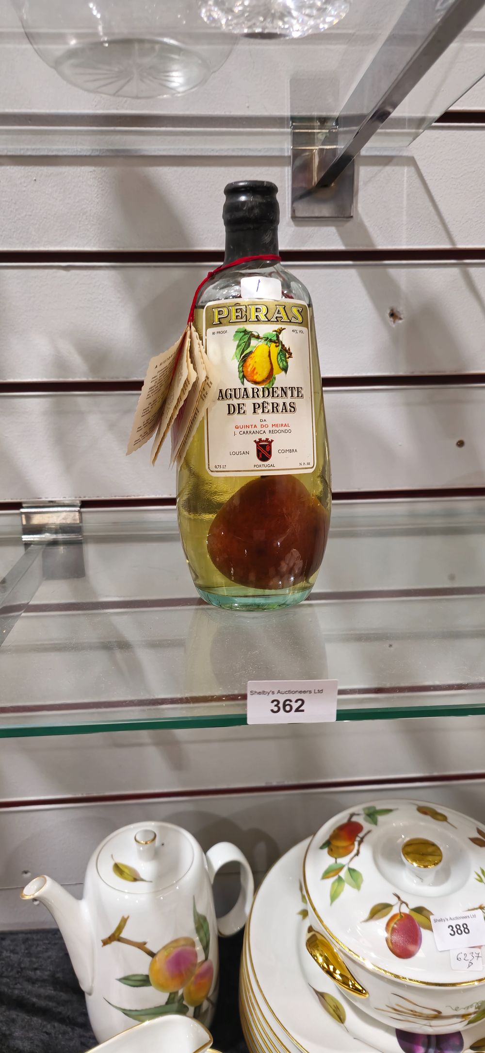Lot 362: 1 x bottle of peras complete with pear in bottle