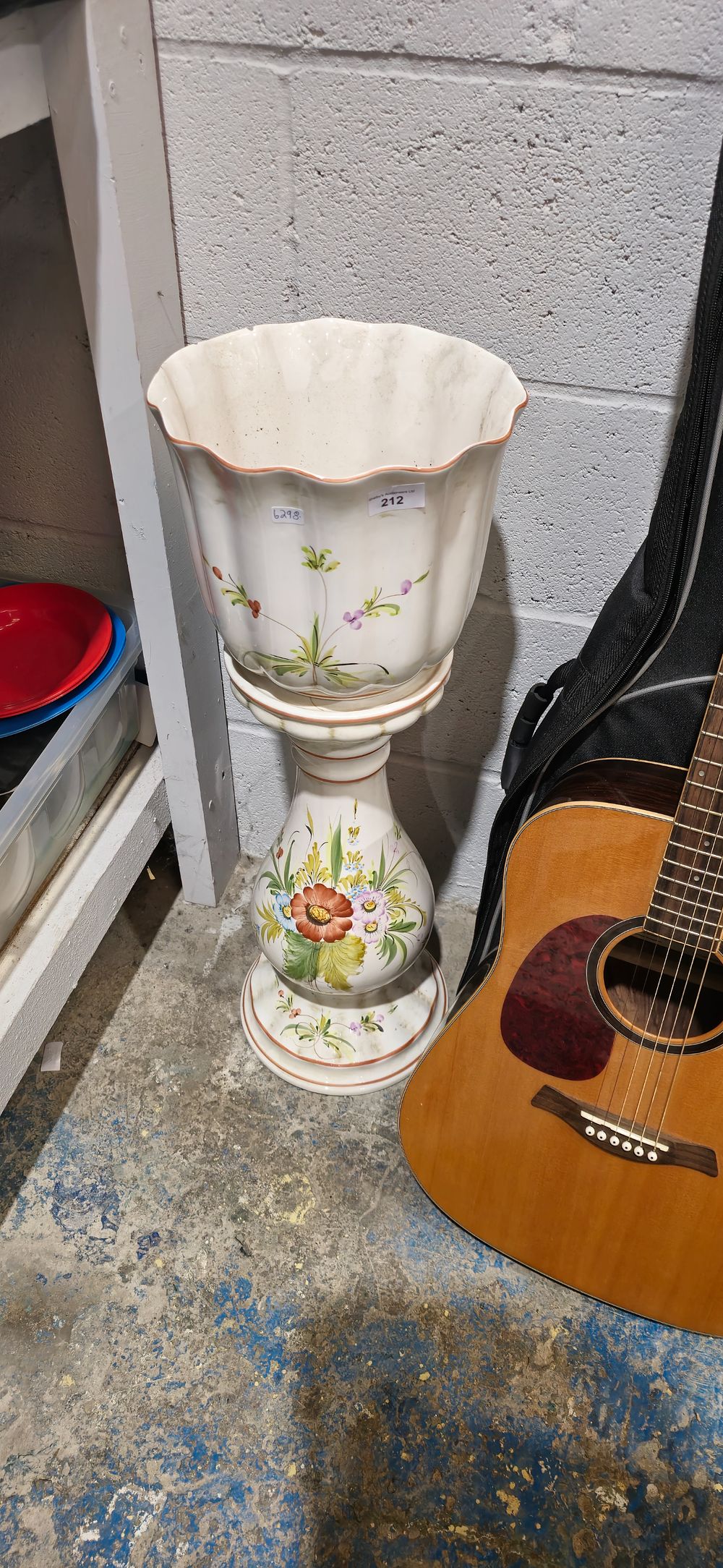 Lot 212: 1 x pottery jardinere stand with matching planter
