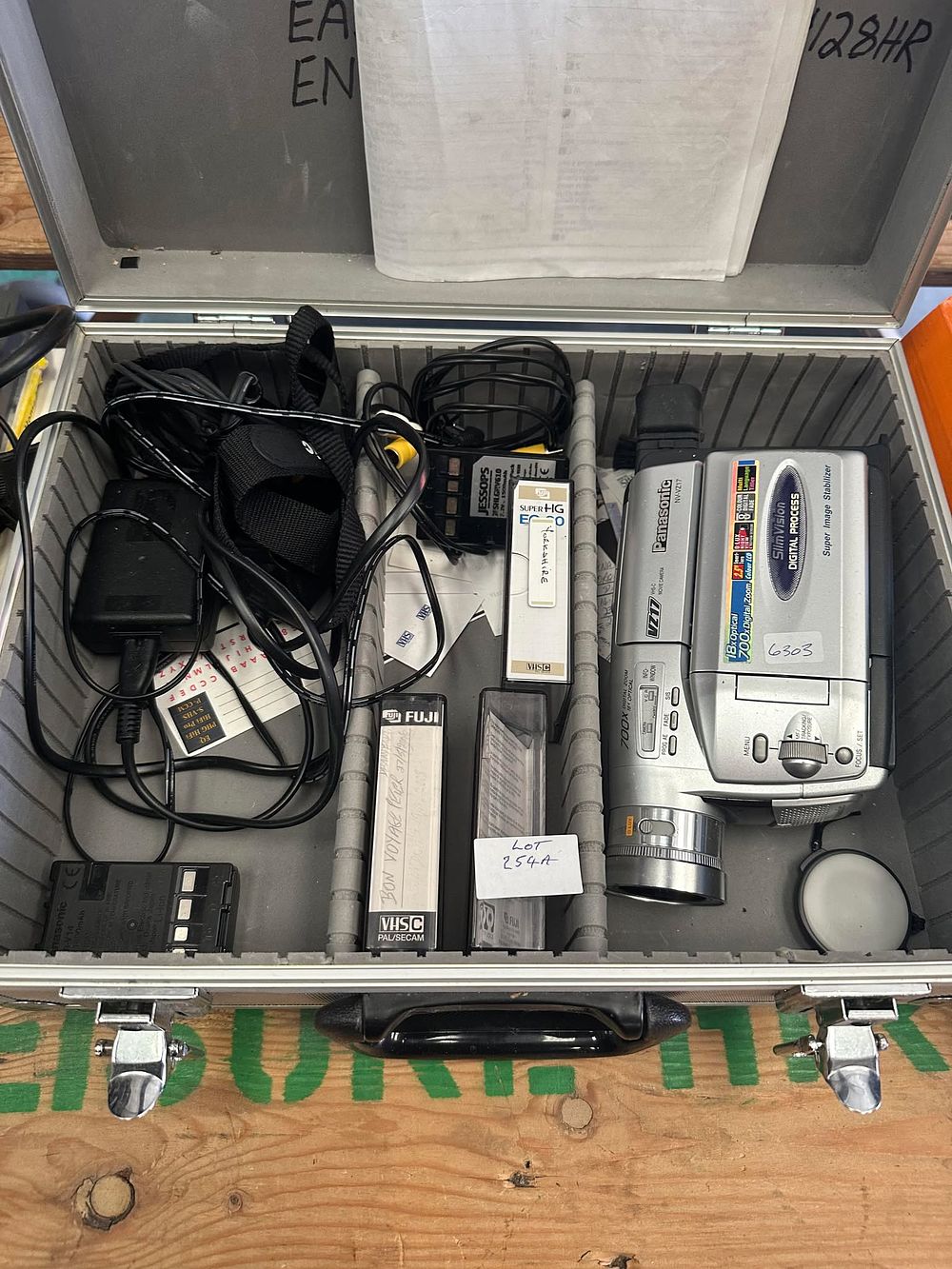 Lot 254a: panasonic nv v217 video camera